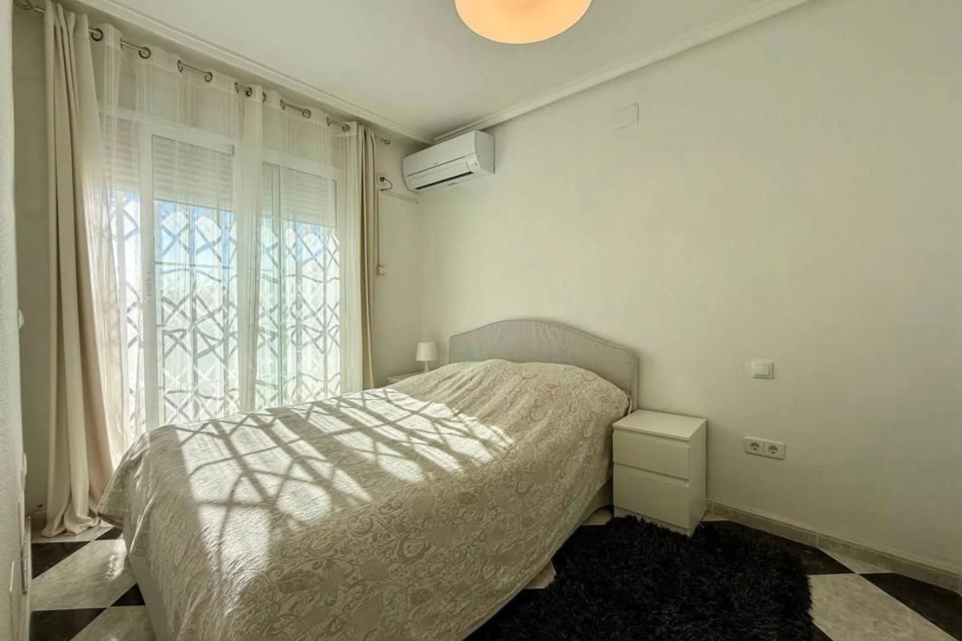 Resale - Villa - Orihuela