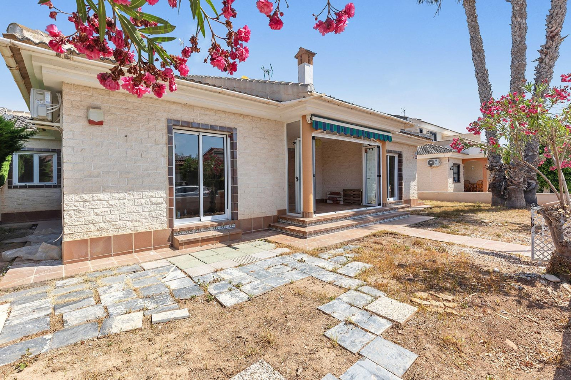 Resale - Villa - Pilar de la Horadada - La Torre de la Horadada