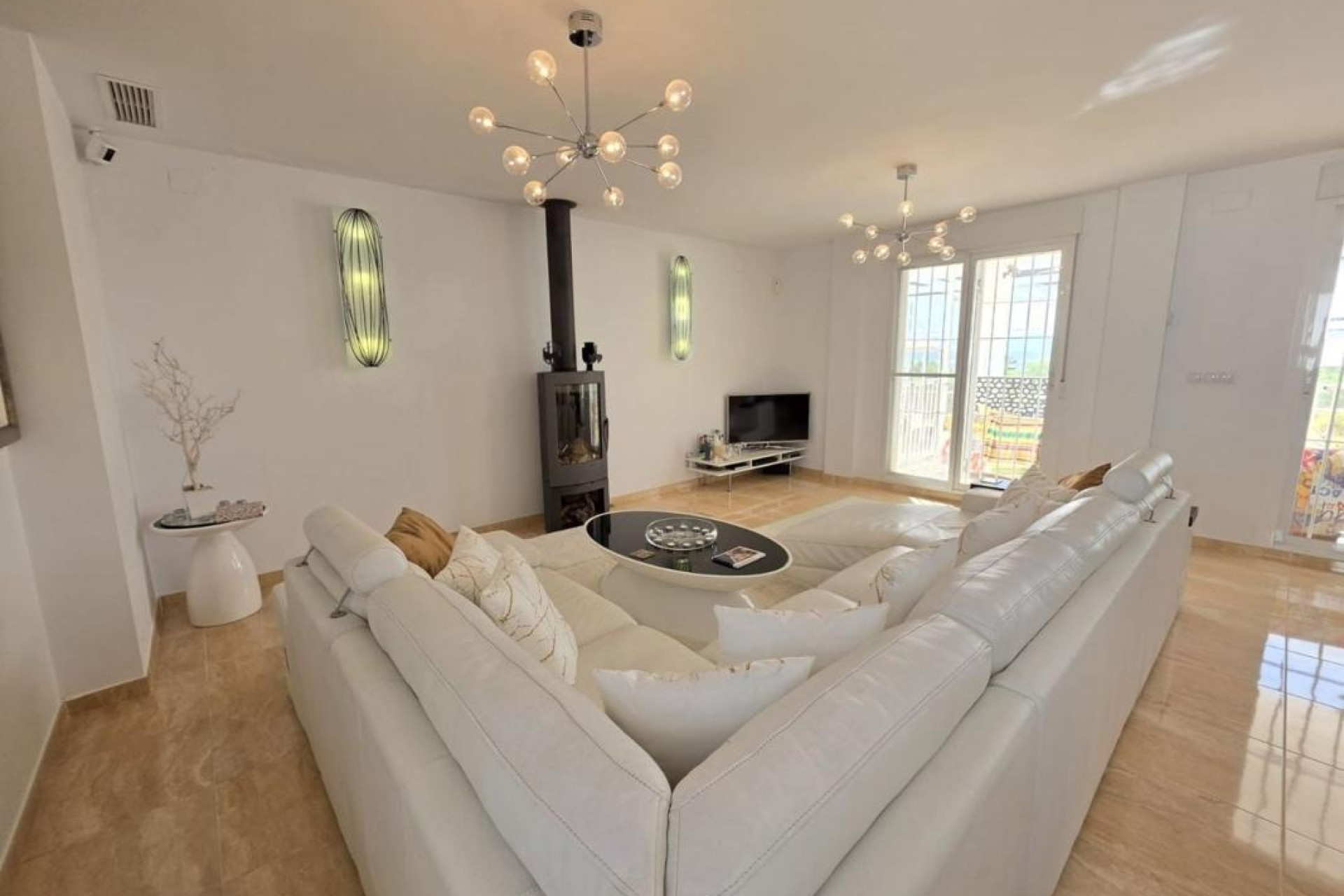 Resale - Villa - Pinoso