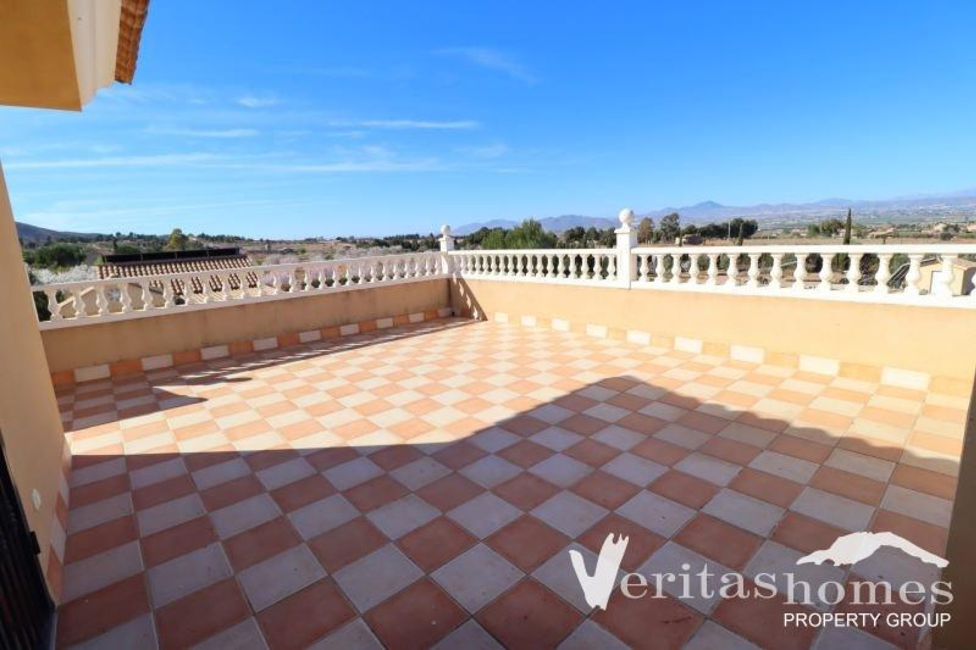 Resale - Villa - Purias