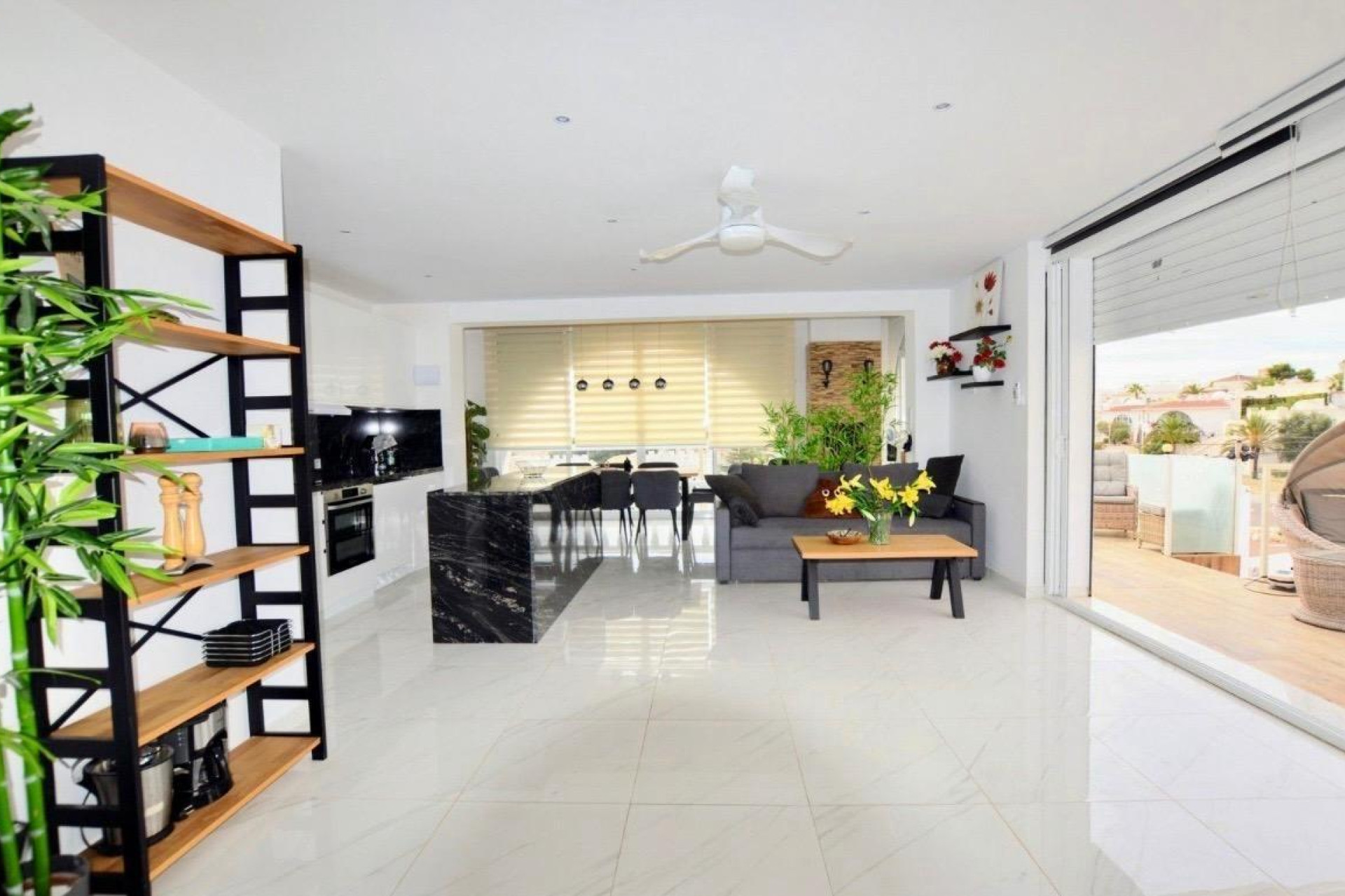 Resale - Villa - San Miguel de Salinas - Urbanizacion blue lagoon