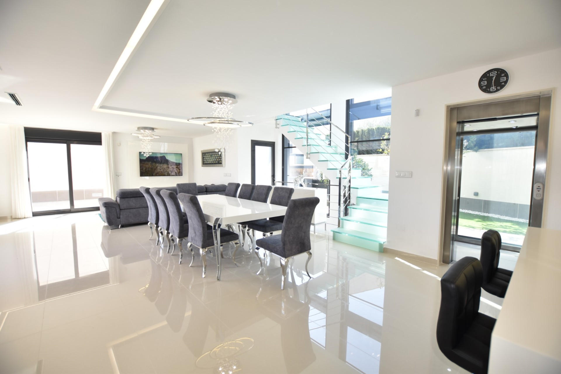 Resale - Villa - San Miguel de Salinas