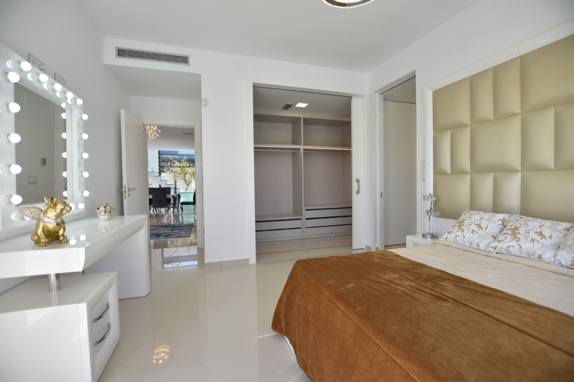 Resale - Villa - San Miguel de Salinas