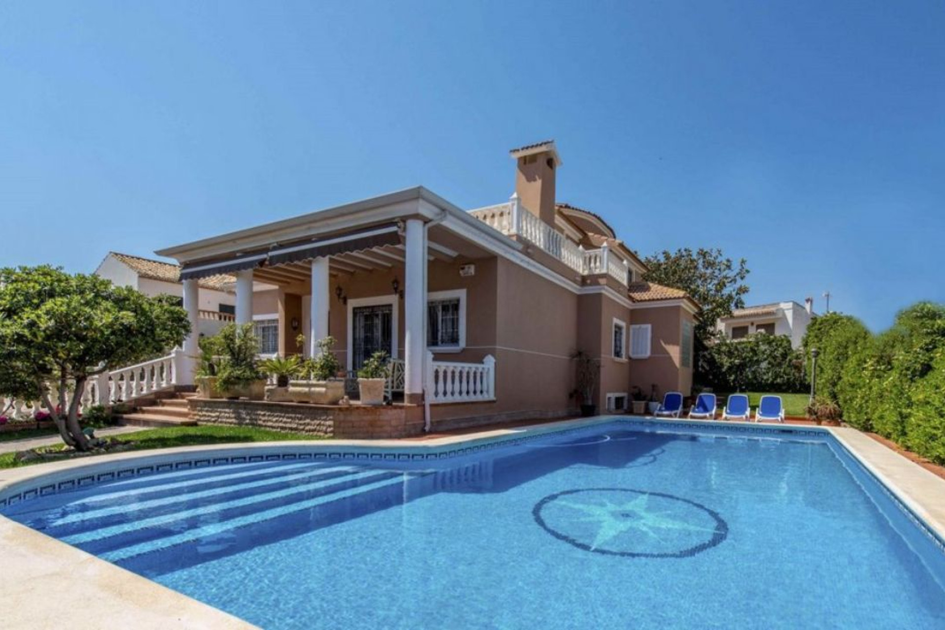 Resale - Villa - Torrevieja - La Mata