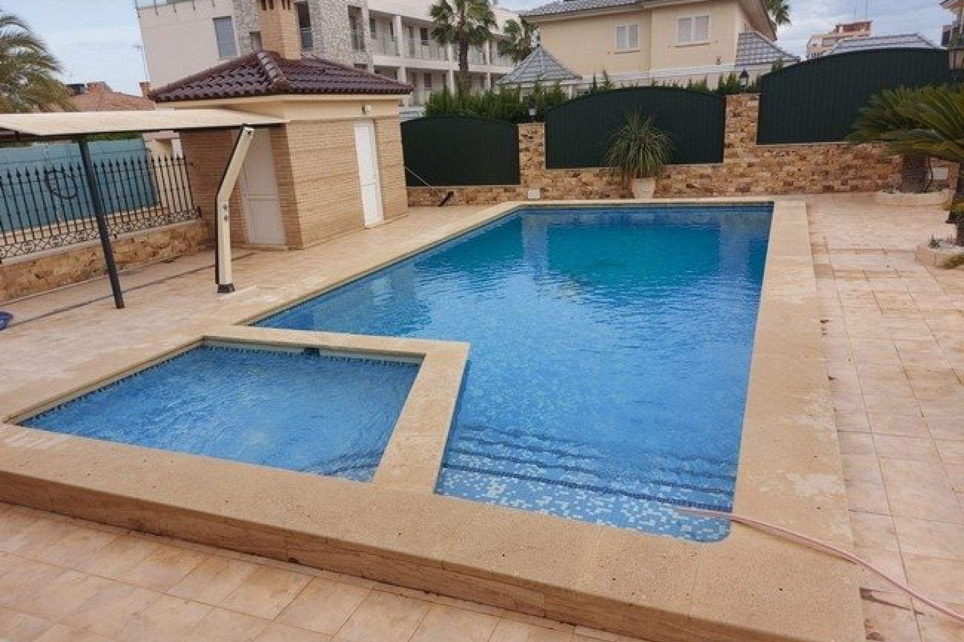 Resale - Villa - Torrevieja - La veleta