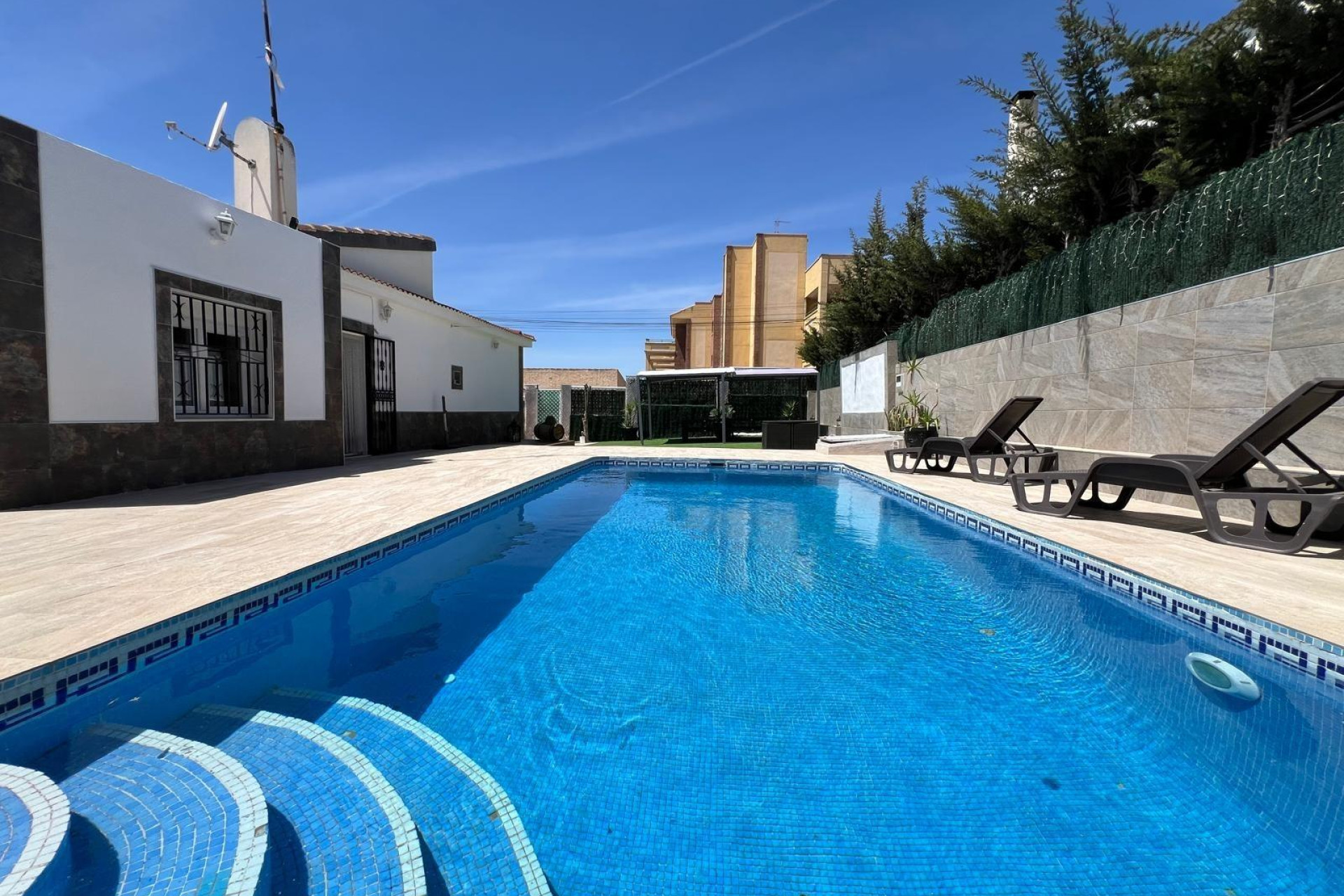 Resale - Villa - Torrevieja - Los altos