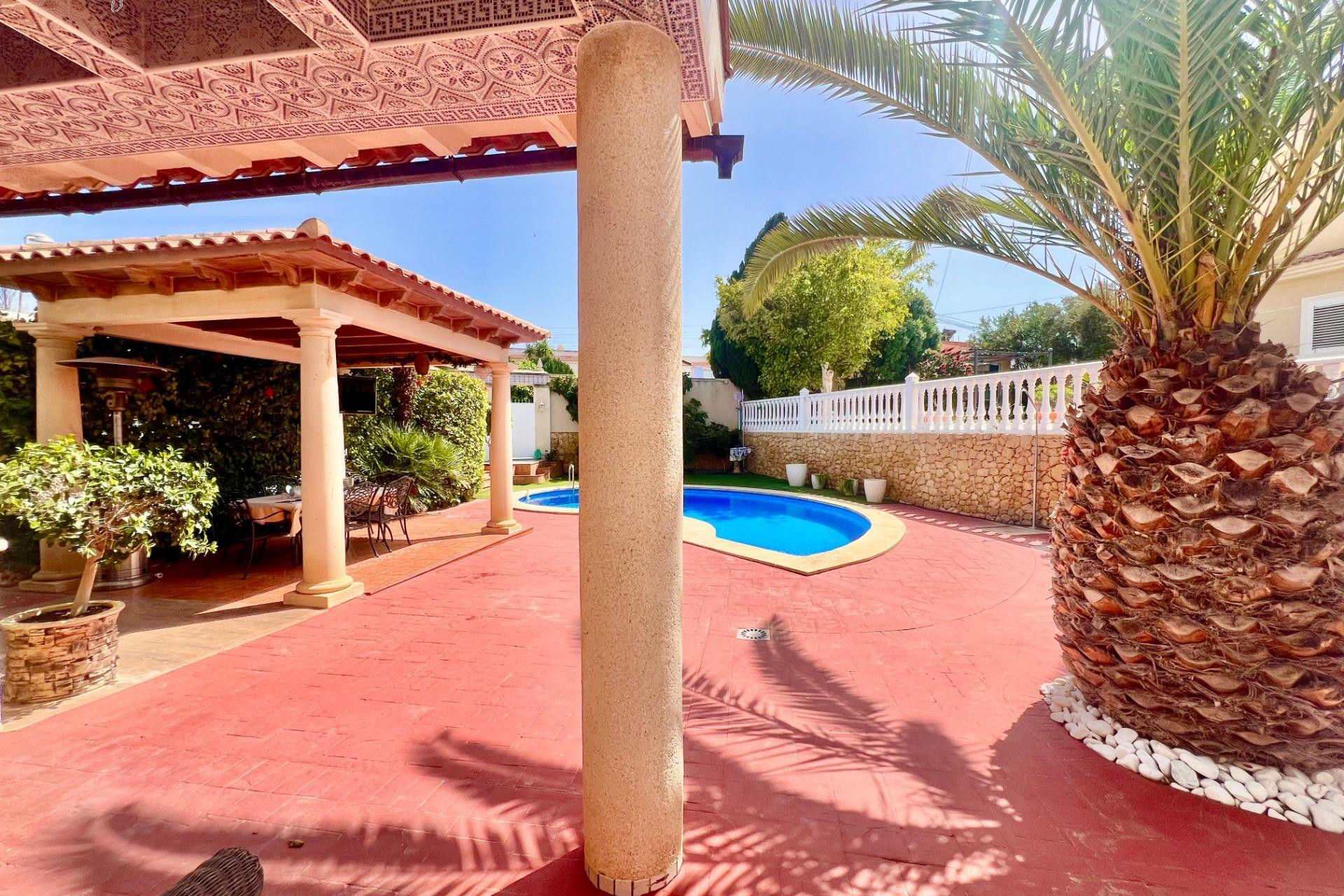 Resale - Villa - Torrevieja - Los Balcones - Los Altos del Edén