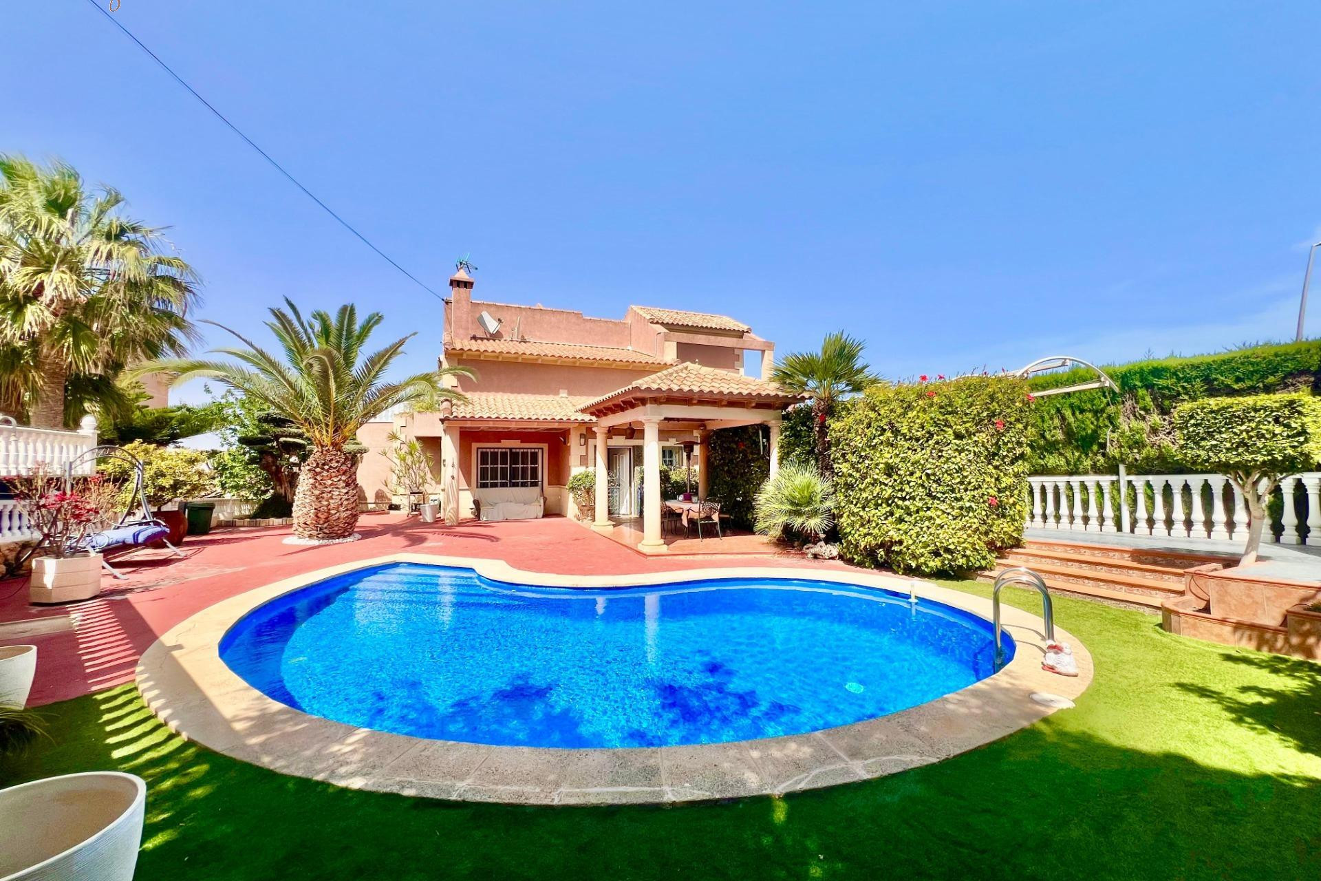 Resale - Villa - Torrevieja - Los Balcones - Los Altos del Edén