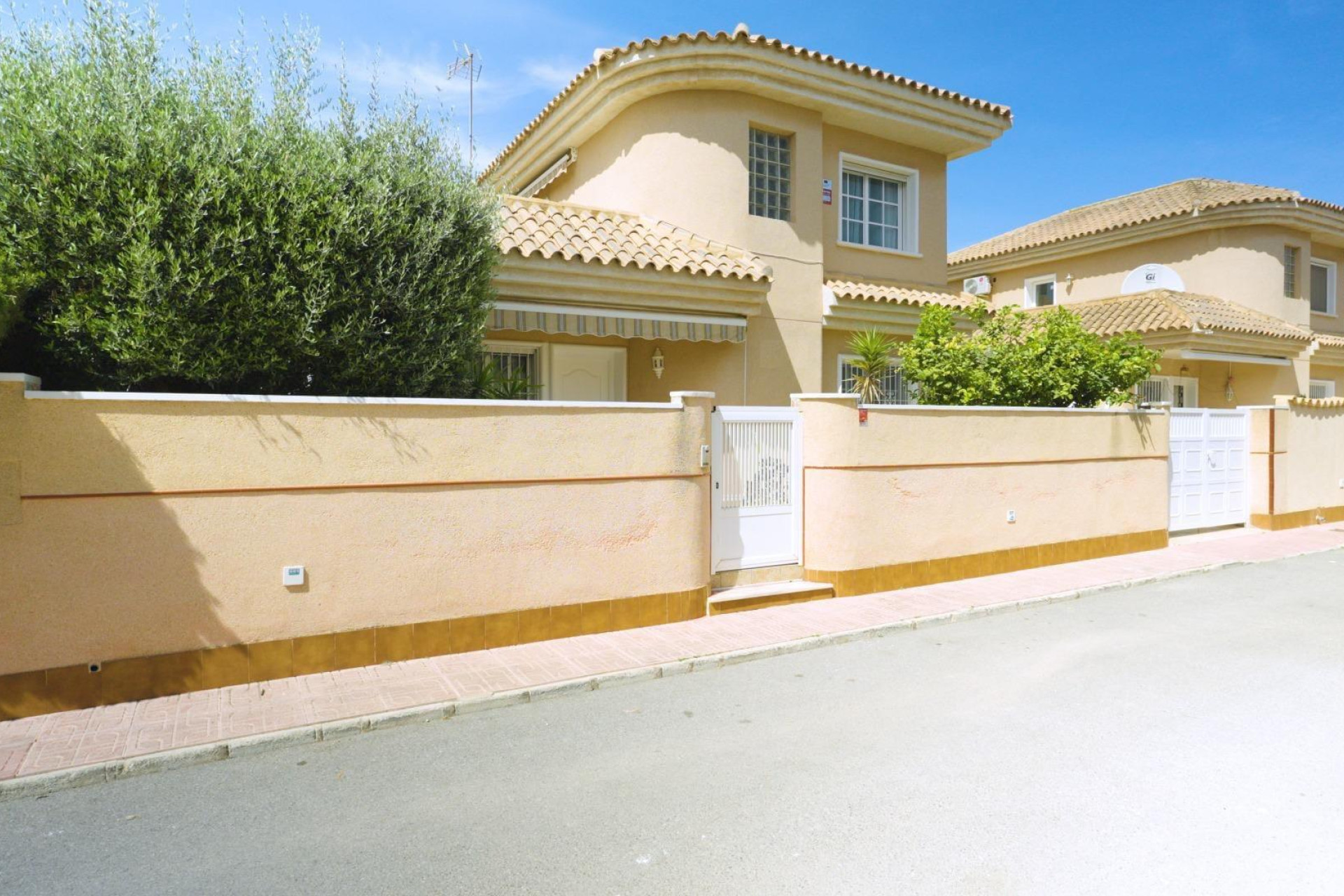 Resale - Villa - Torrevieja - Los Balcones - Los Altos del Edén