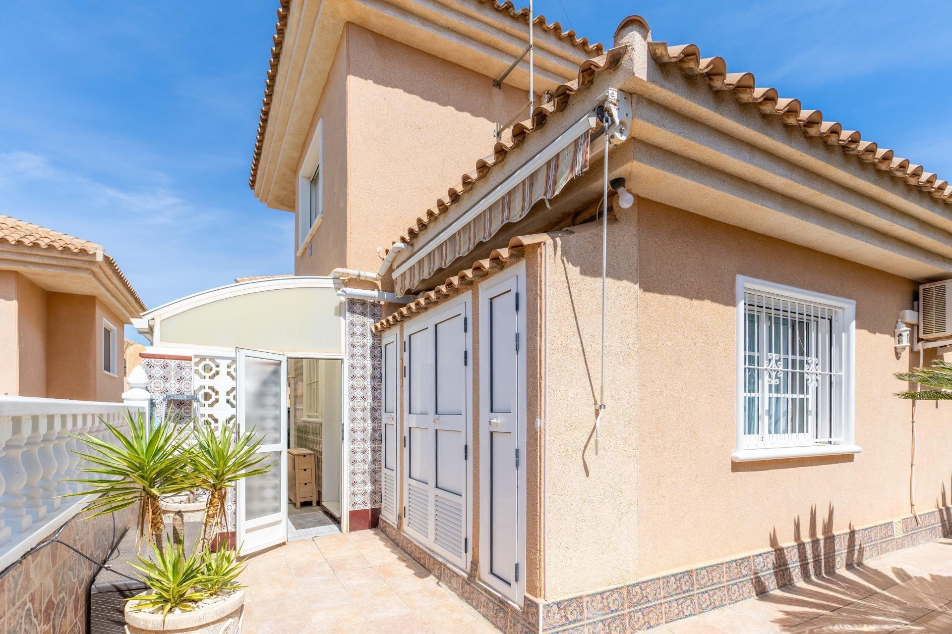 Resale - Villa - Torrevieja - Los Balcones - Los Altos del Edén