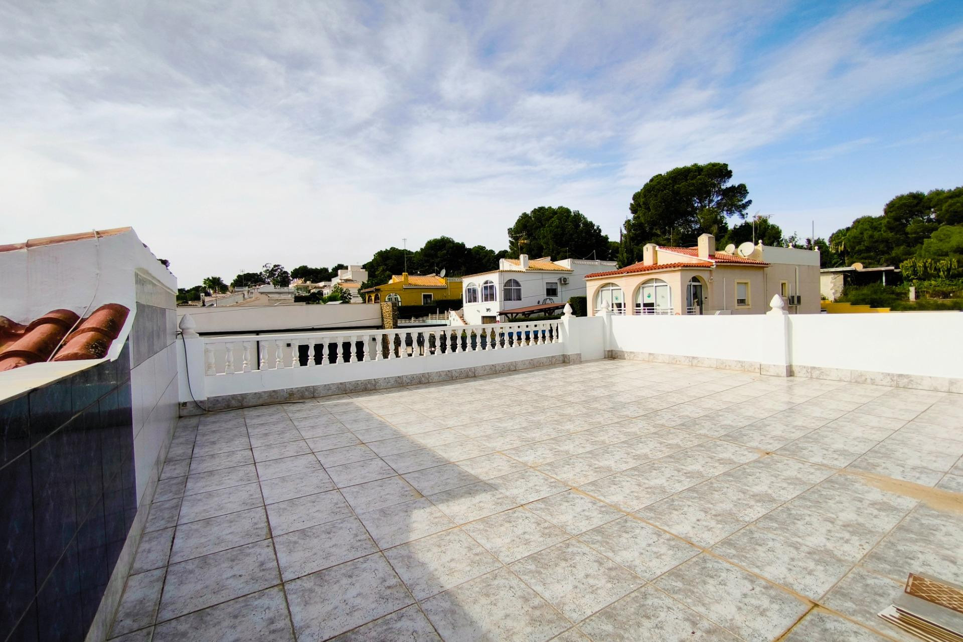 Resale - Villa - Torrevieja - Los balcones