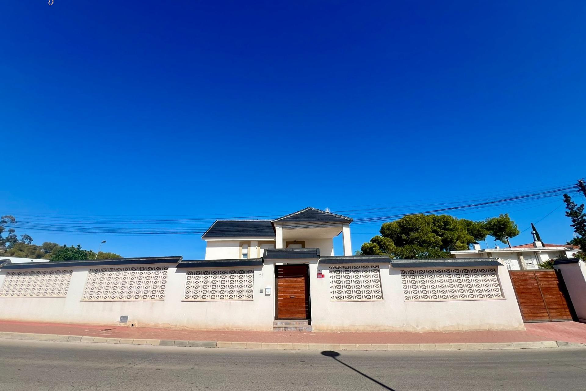 Resale - Villa - Torrevieja - Los balcones