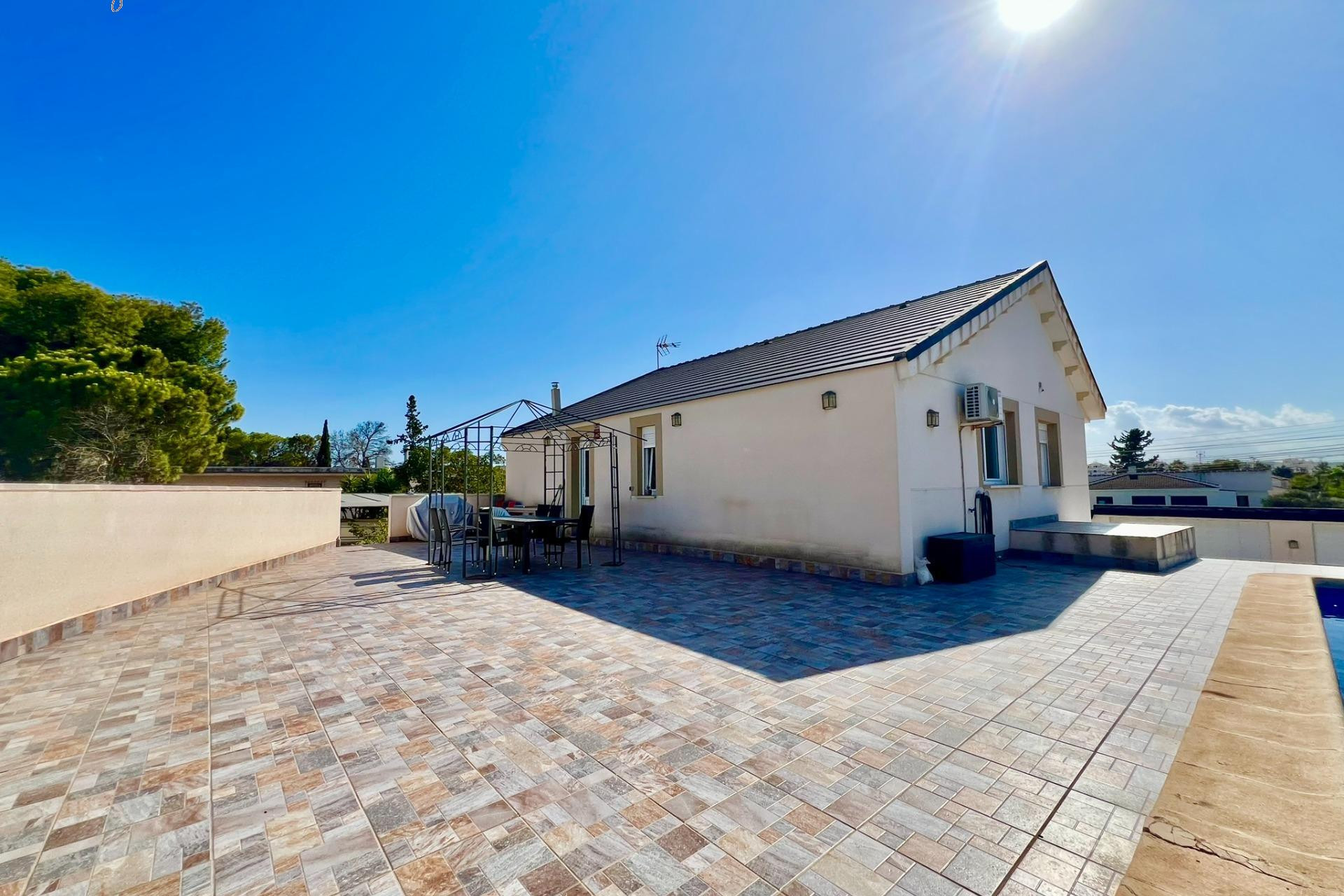 Resale - Villa - Torrevieja - Los balcones