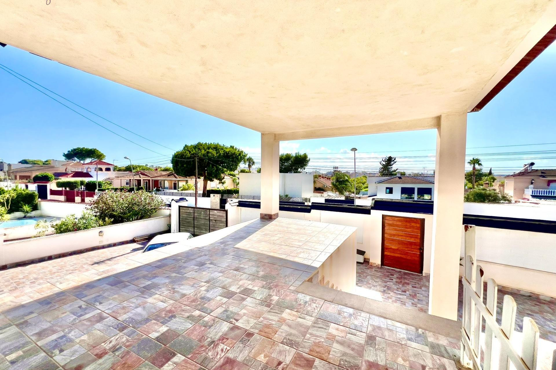 Resale - Villa - Torrevieja - Los balcones