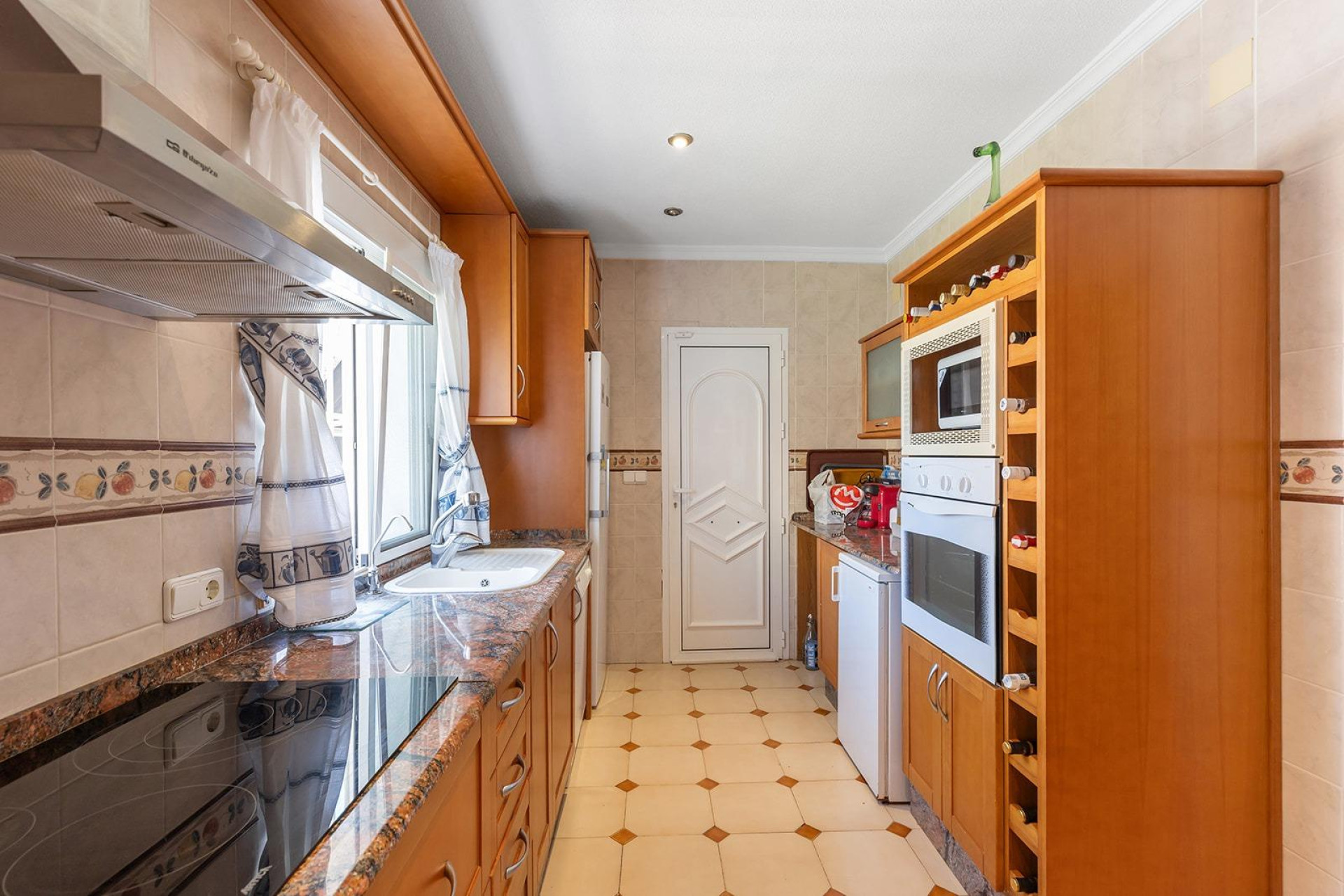 Resale - Villa - Torrevieja - Punta prima