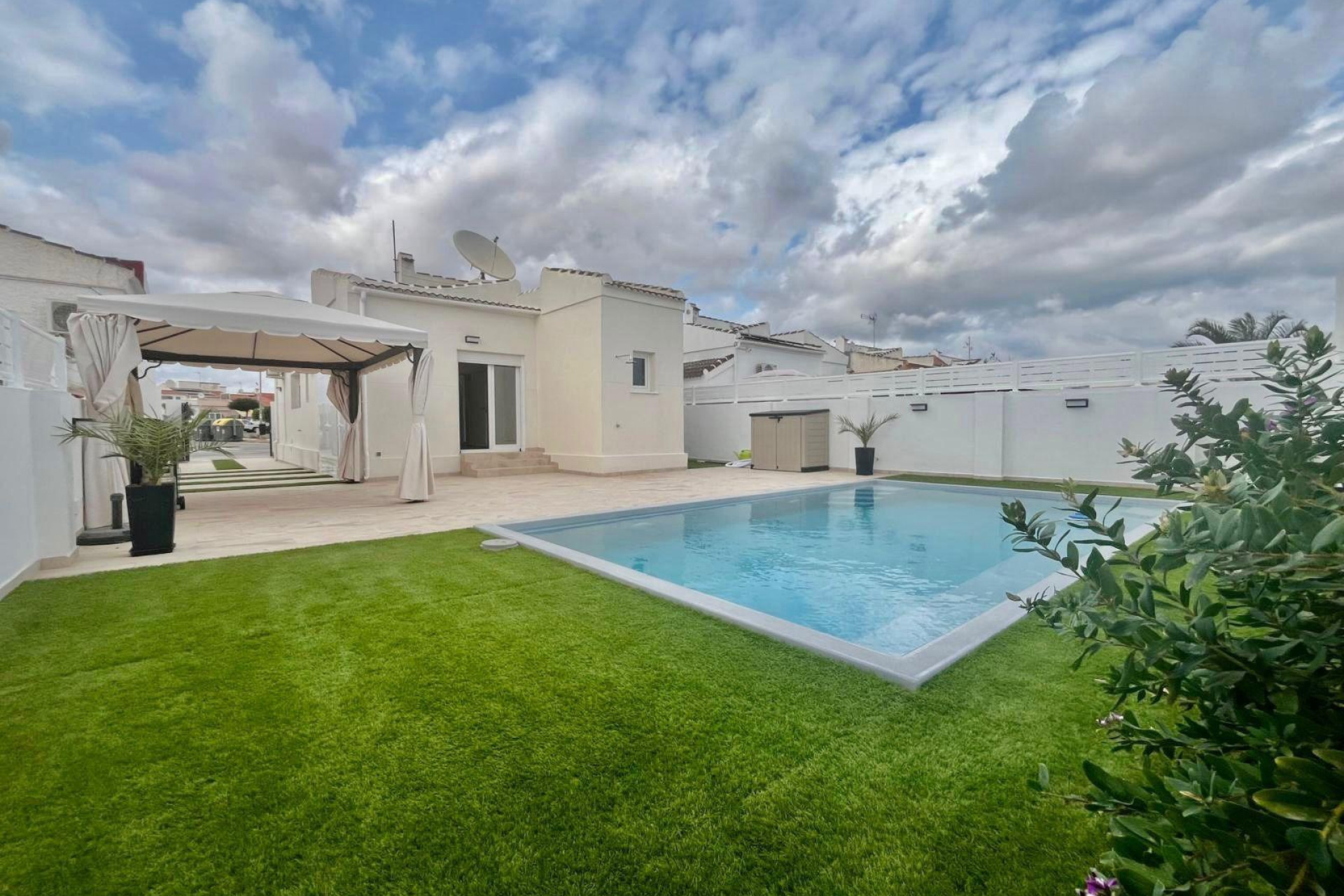 Resale - Villa - Torrevieja - San luis