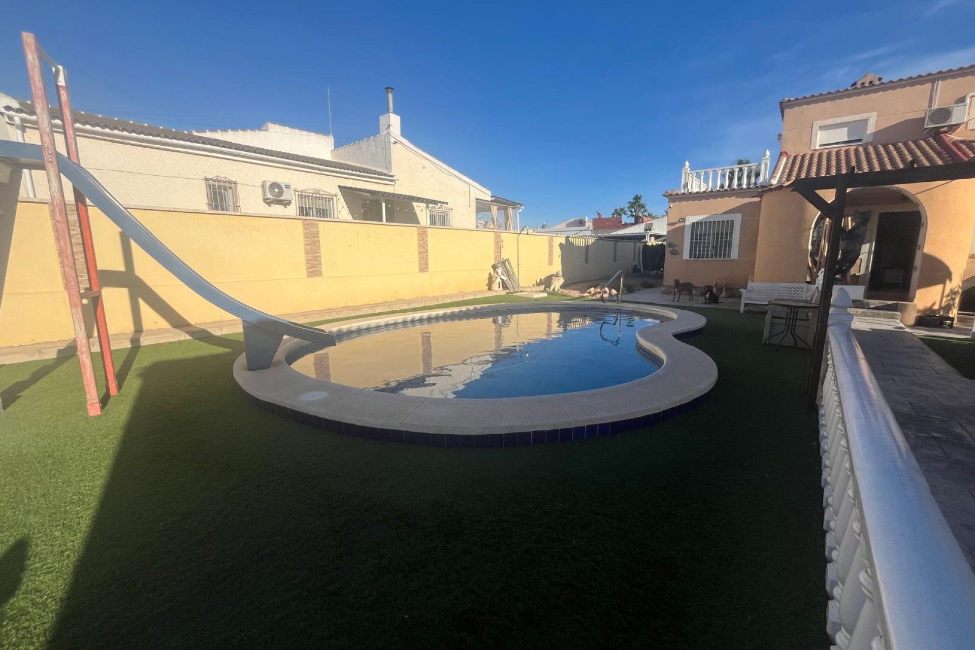 Resale - Villa - Torrevieja - San luis