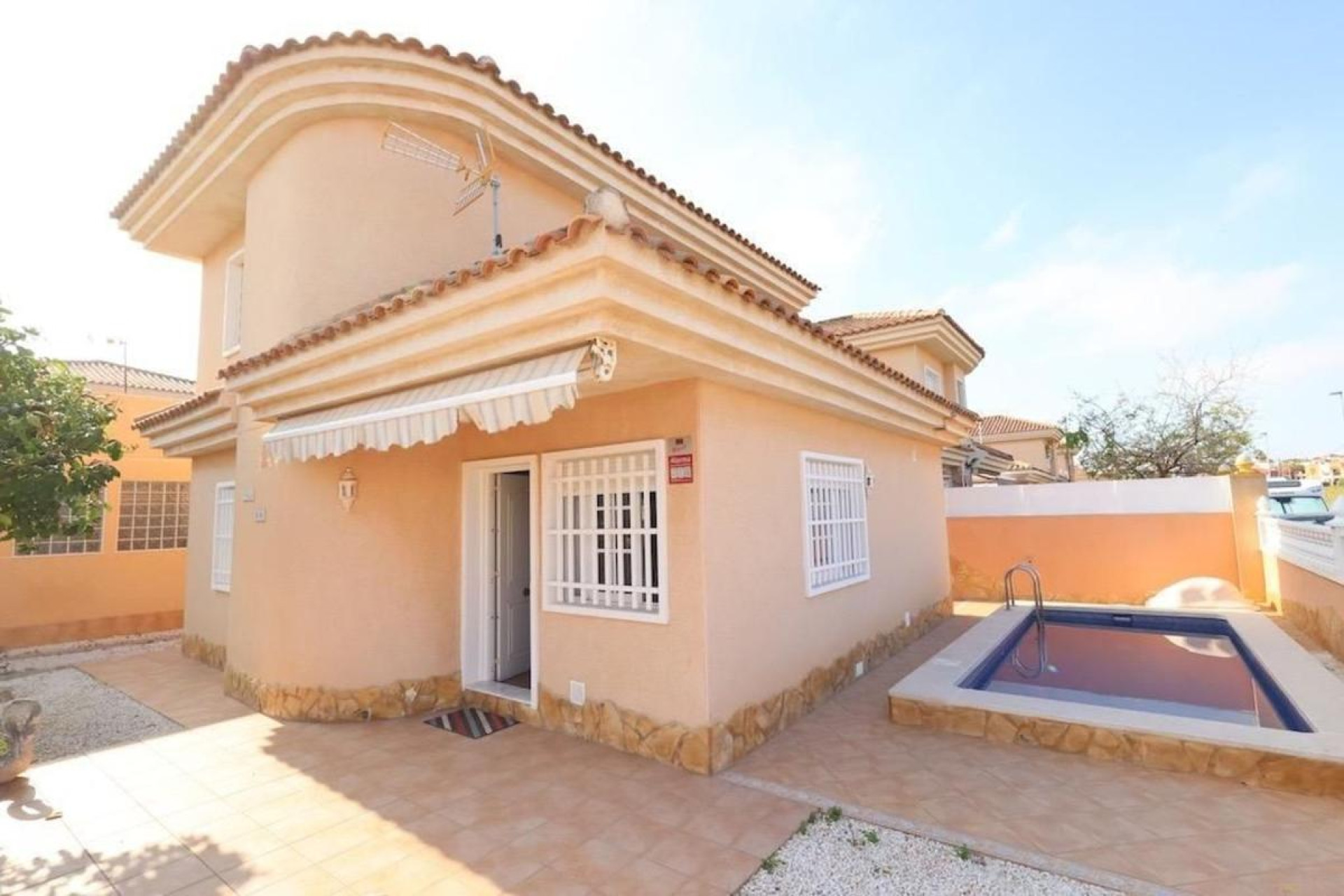 Resale - Villa - Torrevieja - torrevieja