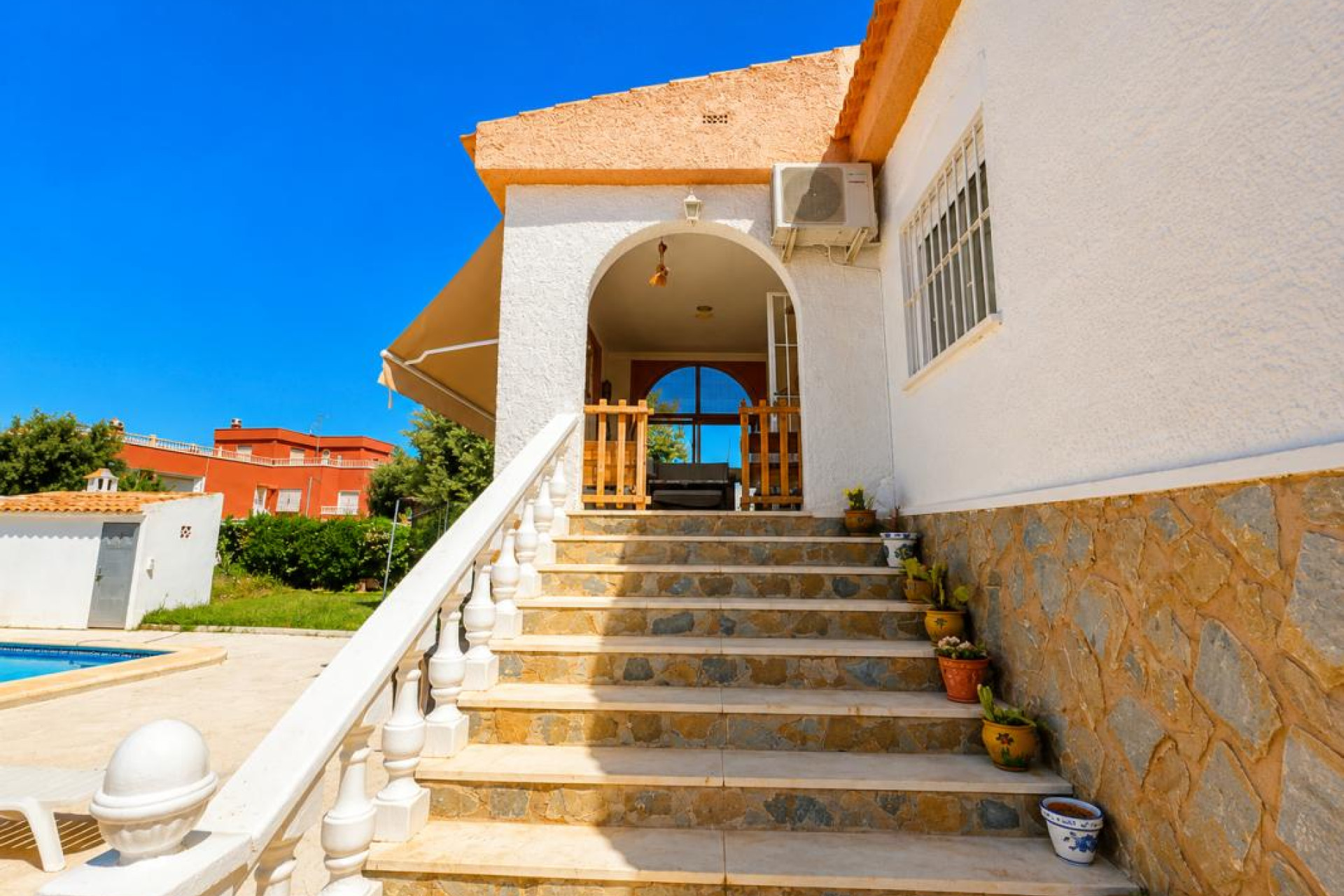 Resale - Villa - Torrevieja - torrevieja
