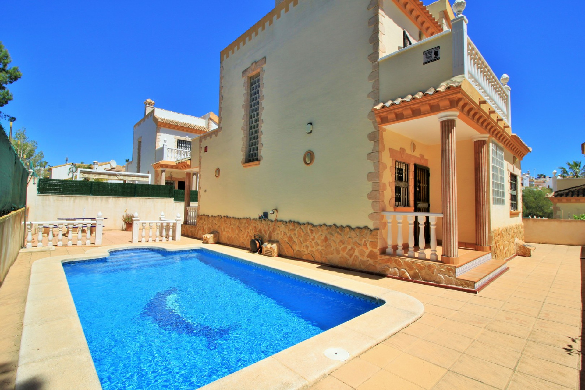 Resale - Villa - Villamartin - Los Dolses