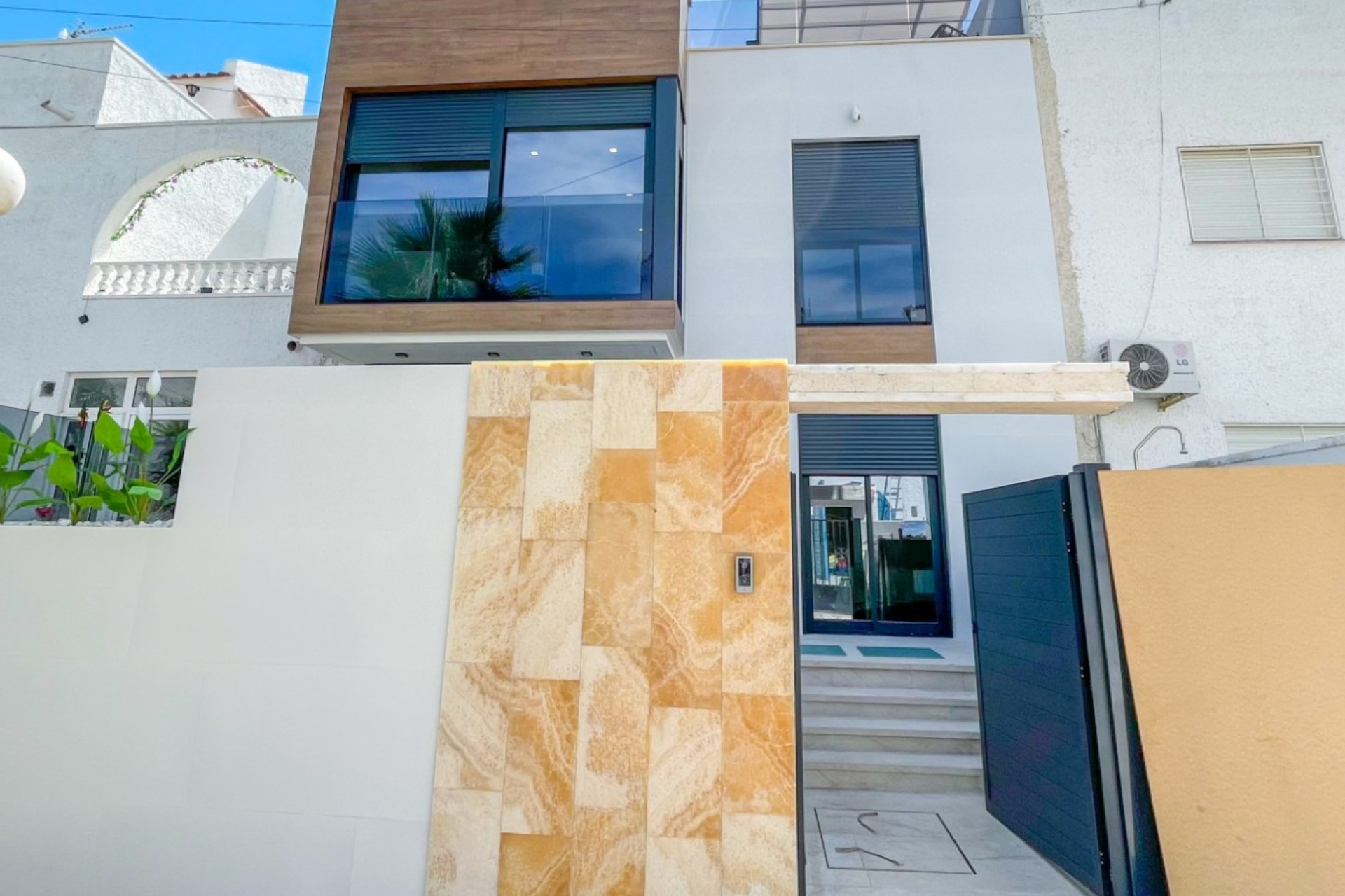 Reventa - Adosado - Torrevieja - Aguas Nuevas