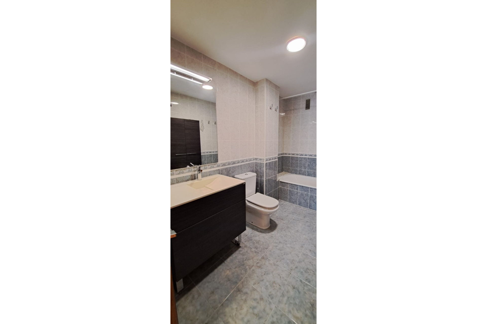 Reventa - Apartamento / piso - Gandia