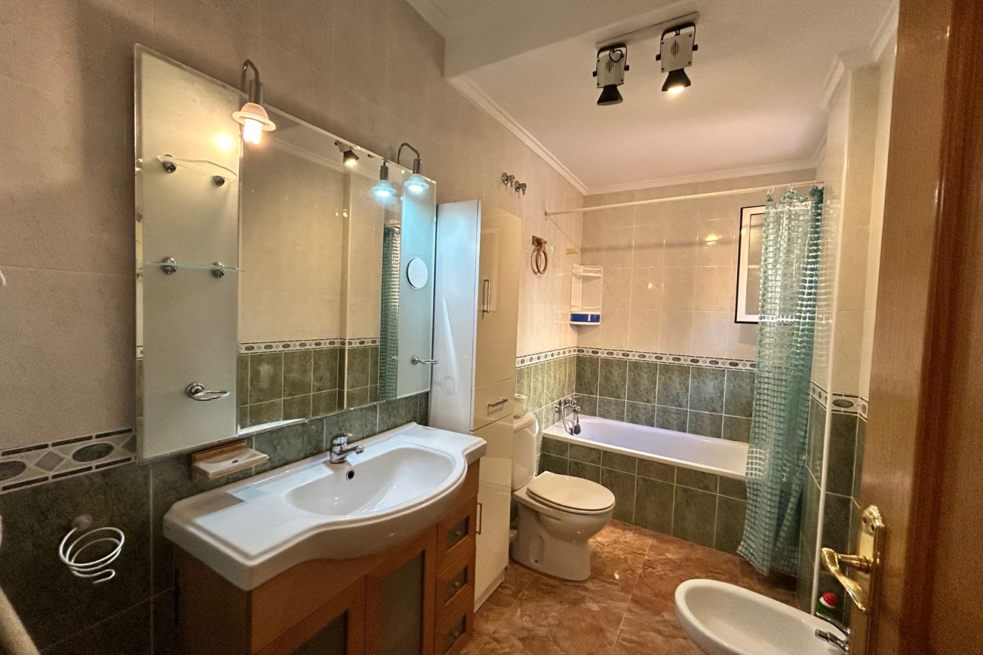 Reventa - Apartamento / piso - Jacarilla - pueblo