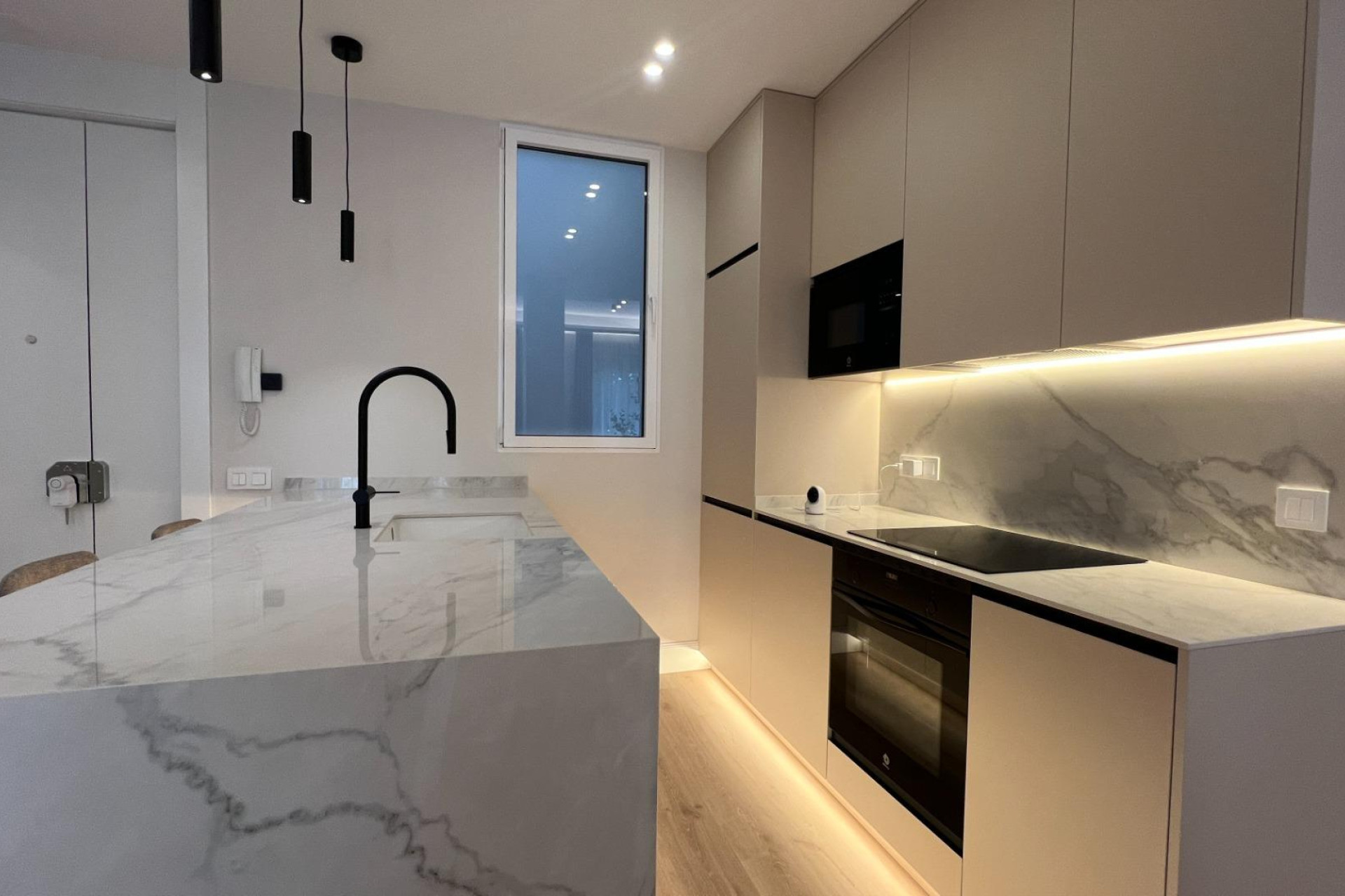 Reventa - Apartamento / piso - Madrid - Lista