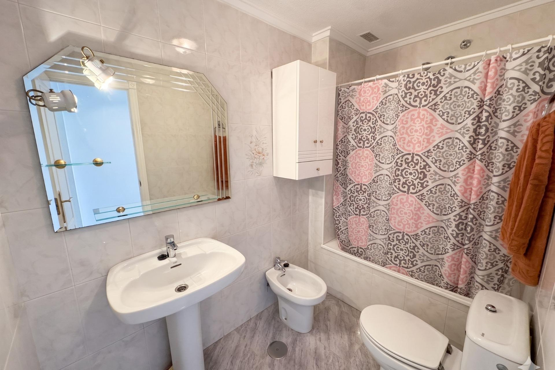 Reventa - Apartamento / piso - Torrevieja - Estacion de autobuses