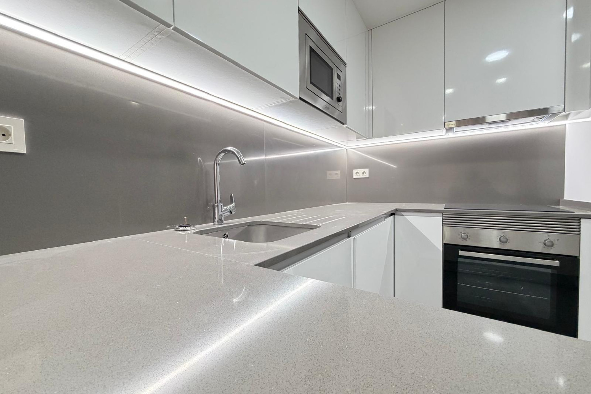 Reventa - Apartamento / piso - Torrevieja - Estacion de autobuses