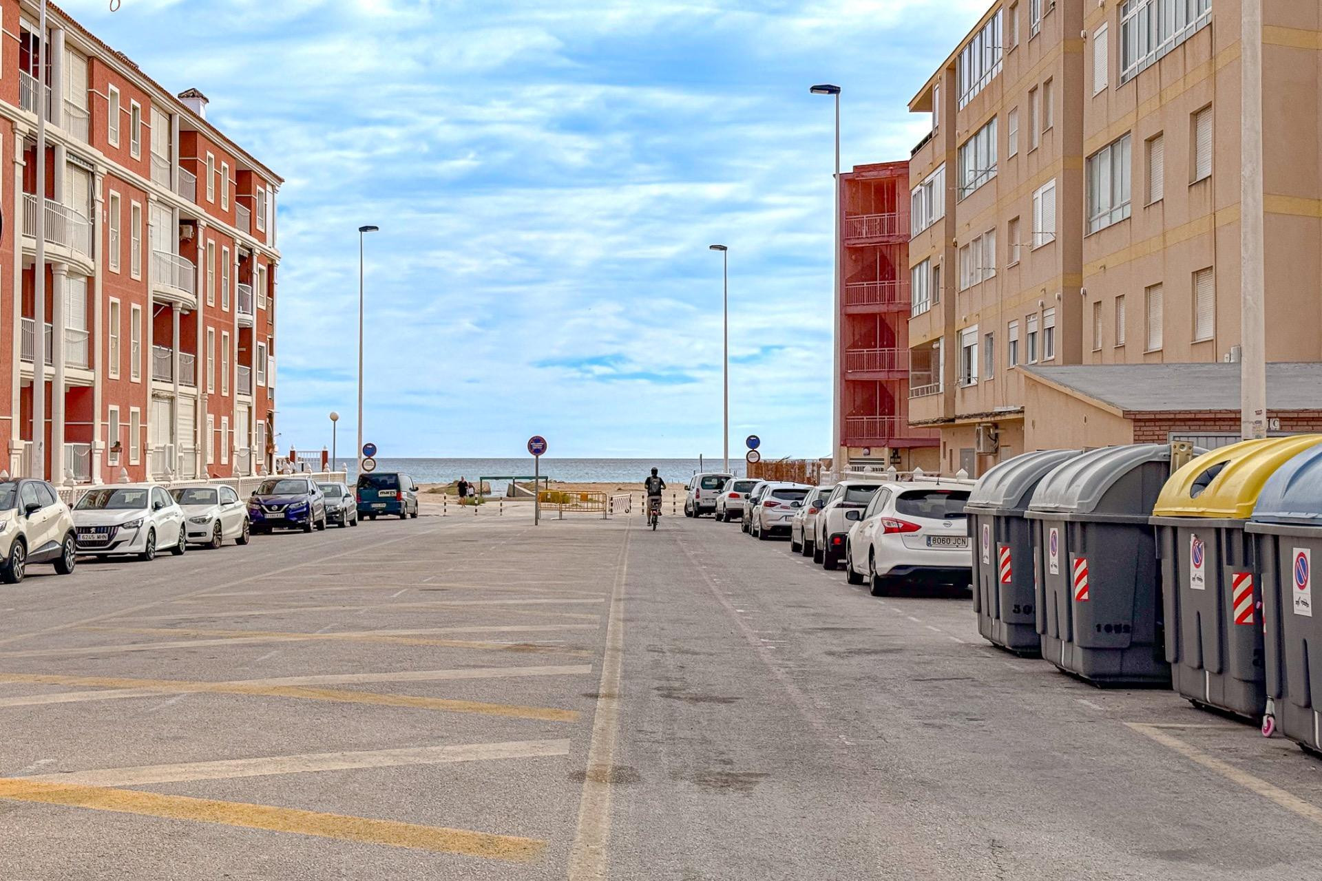 Reventa - Apartamento / piso - Torrevieja - La Mata pueblo