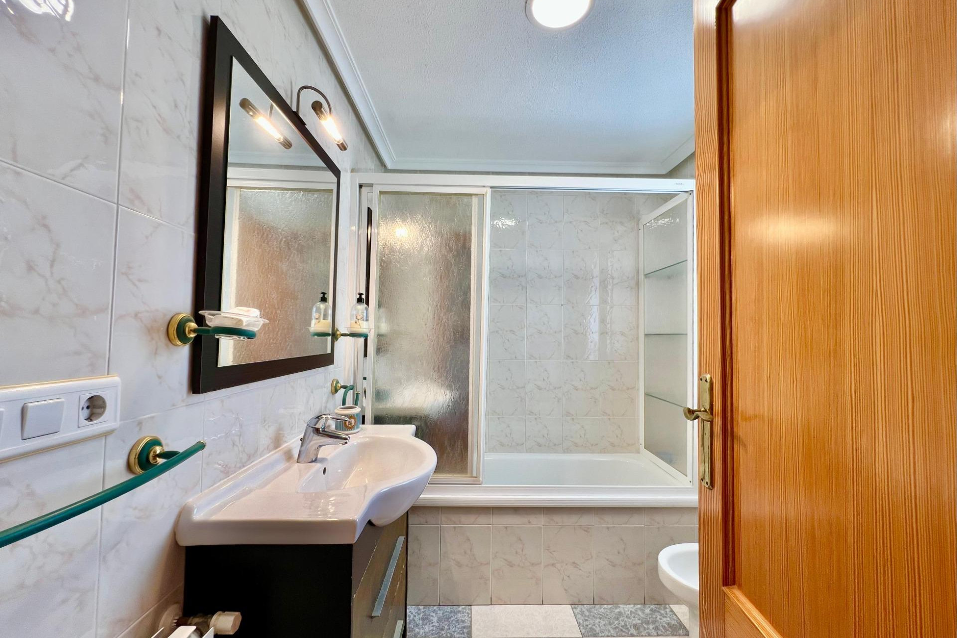 Reventa - Apartamento / piso - Torrevieja - La Mata pueblo