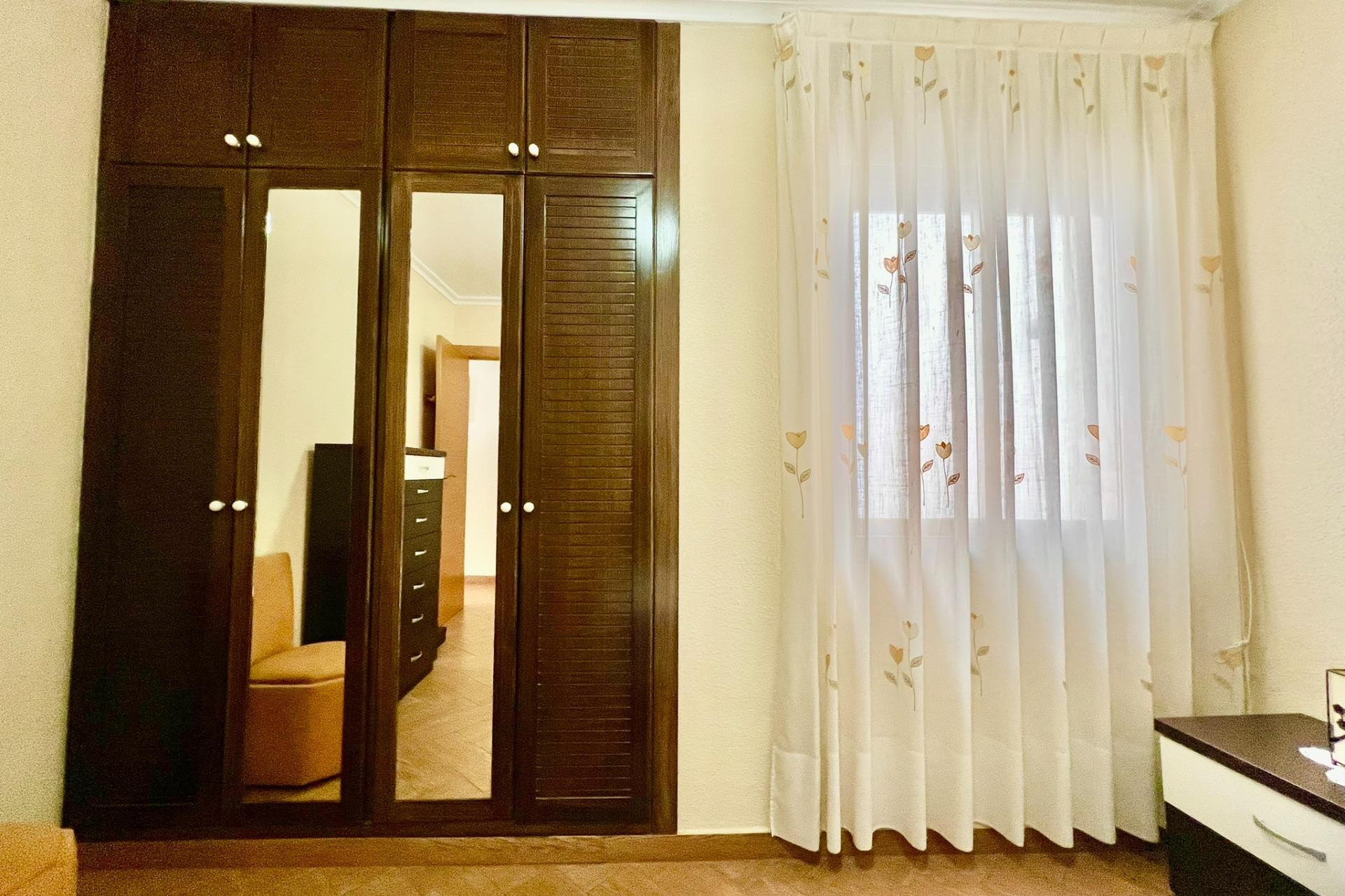 Reventa - Apartamento / piso - Torrevieja - Las Piscinas Naturales