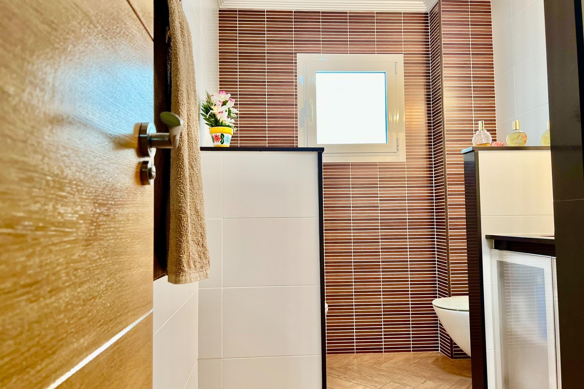 Reventa - Apartamento / piso - Torrevieja - Las Piscinas Naturales