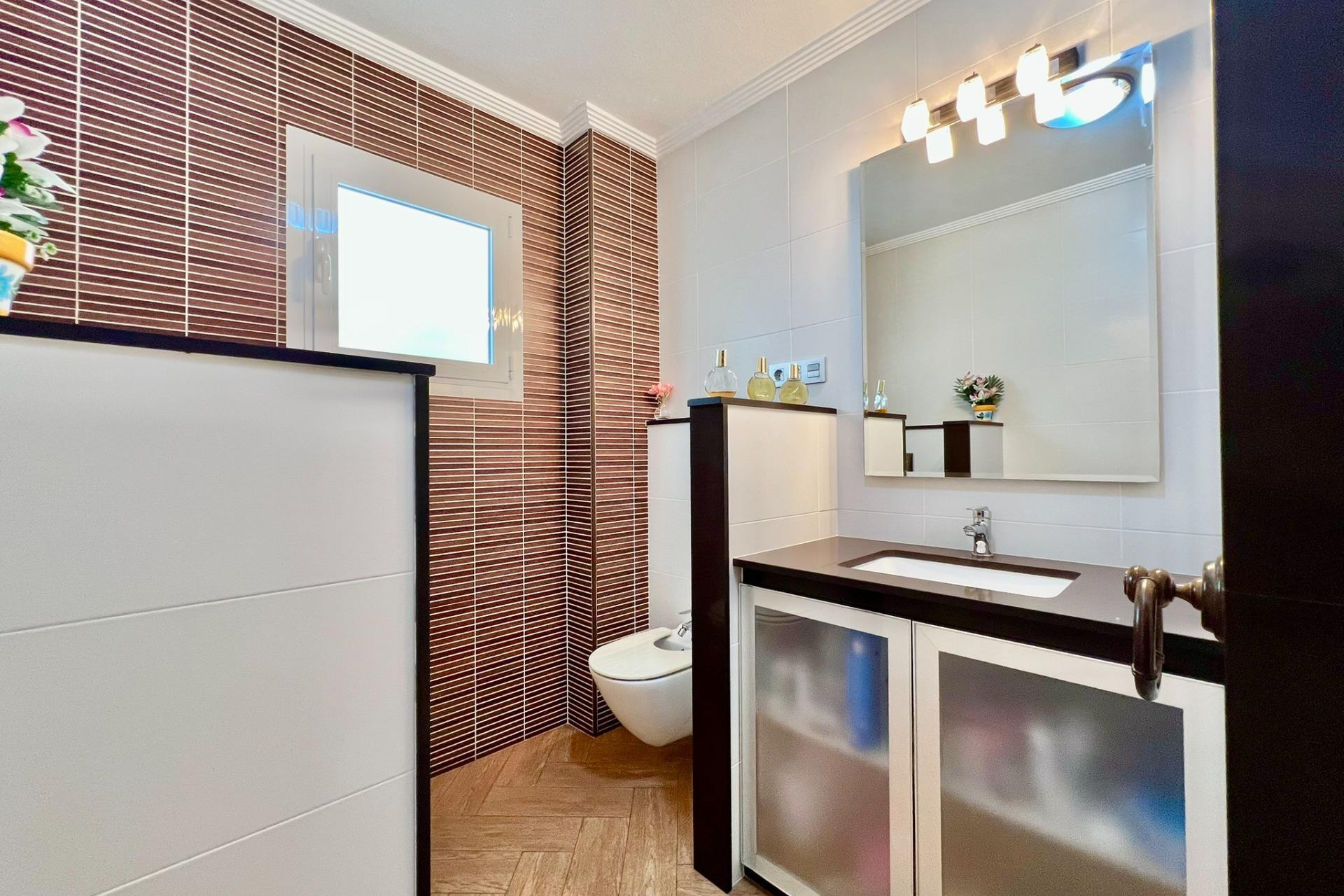 Reventa - Apartamento / piso - Torrevieja - Las Piscinas Naturales