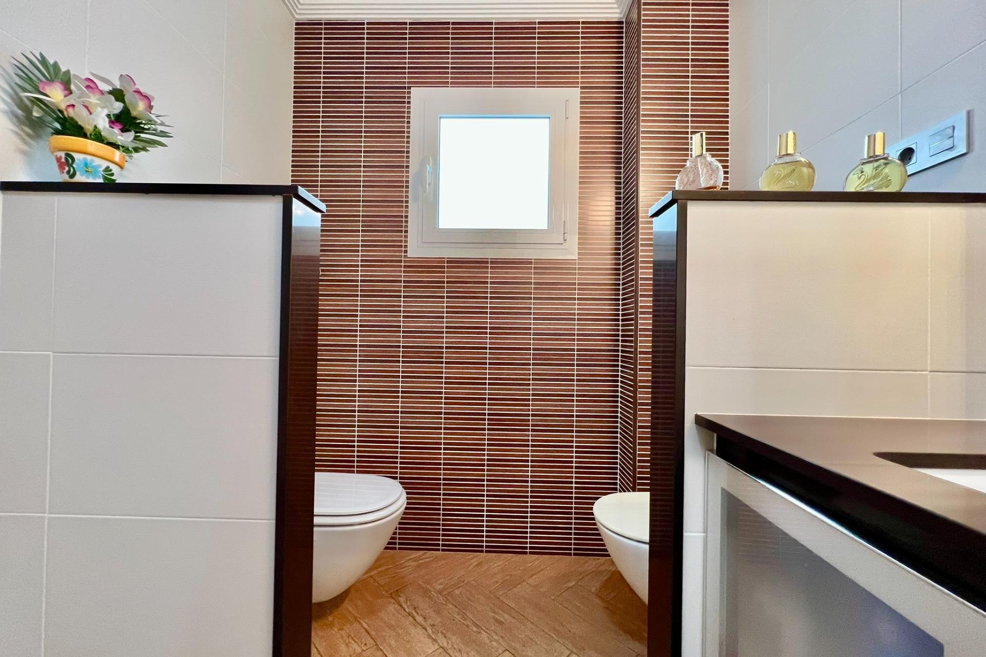 Reventa - Apartamento / piso - Torrevieja - Las Piscinas Naturales