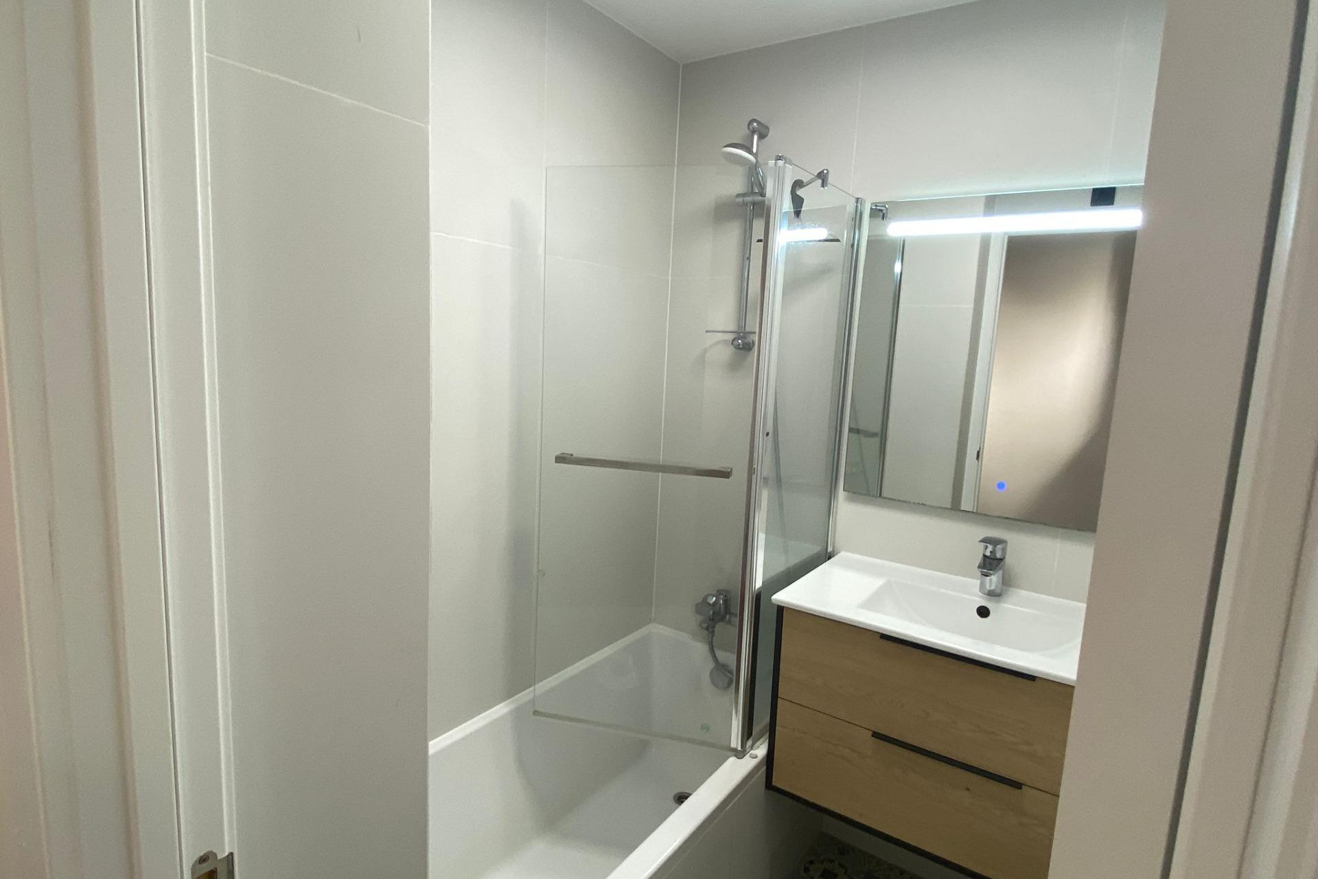 Reventa - Apartamento / piso - Torrevieja - Paseo maritimo