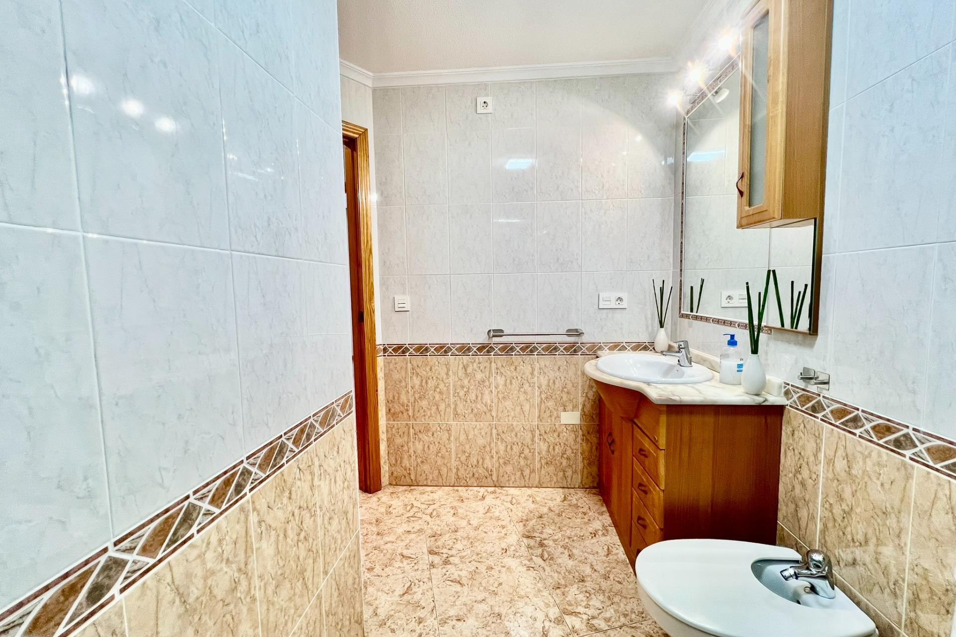 Reventa - Apartamento / piso - Torrevieja - Playa del Cura