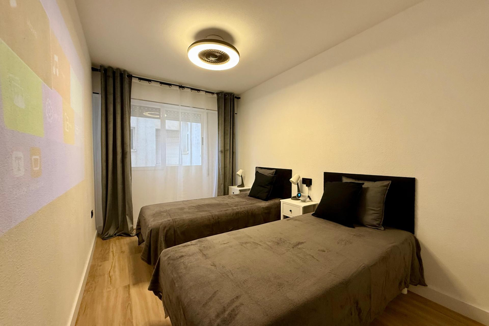 Reventa - Apartamento / piso - Torrevieja - Playa del Cura