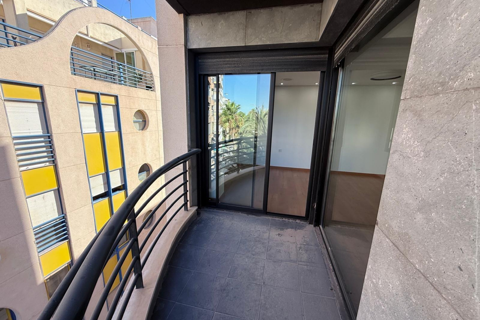 Reventa - Apartamento / piso - Torrevieja - Puerto Deportivo