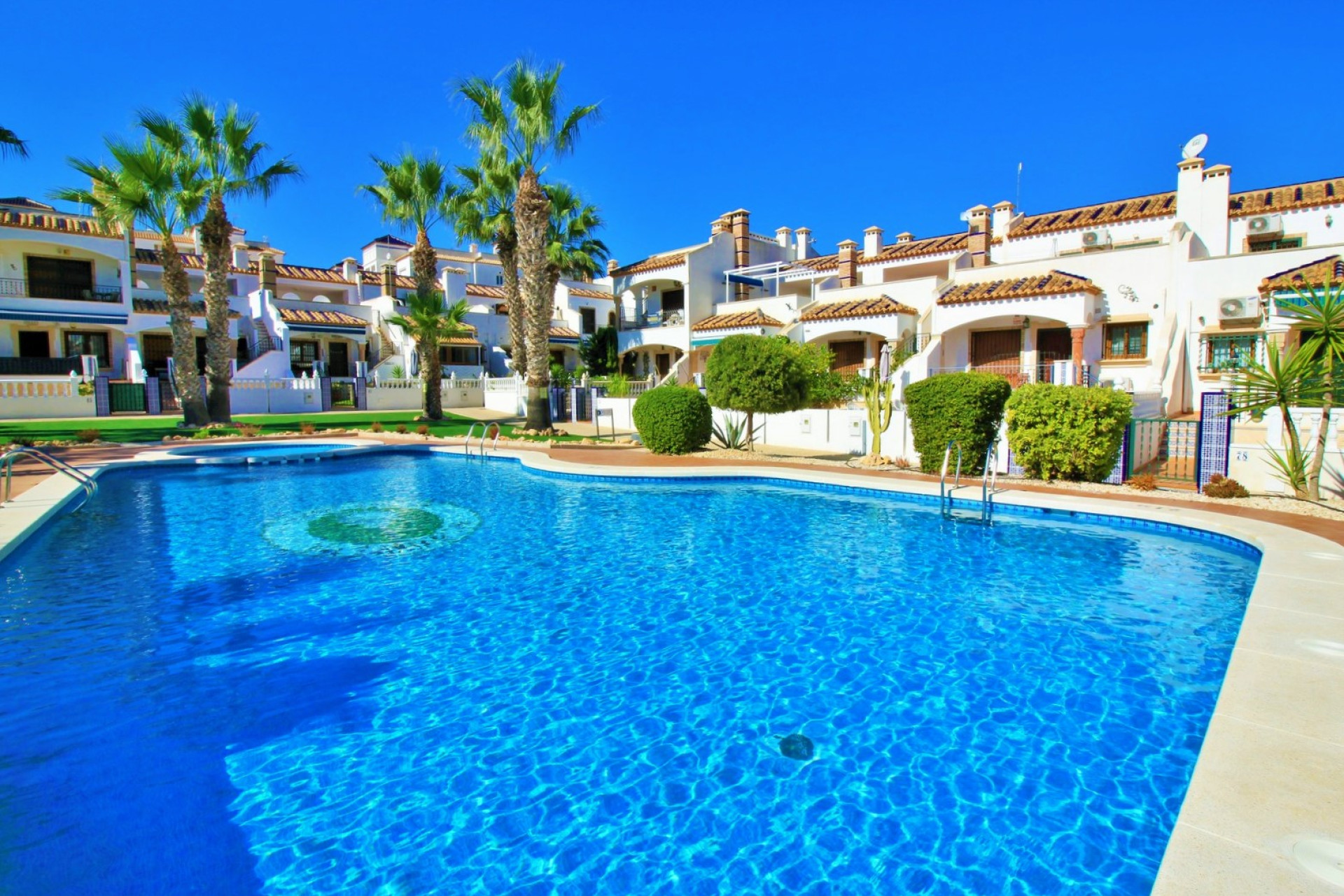 Reventa - Apartamento / piso - Villamartin - PAU 8