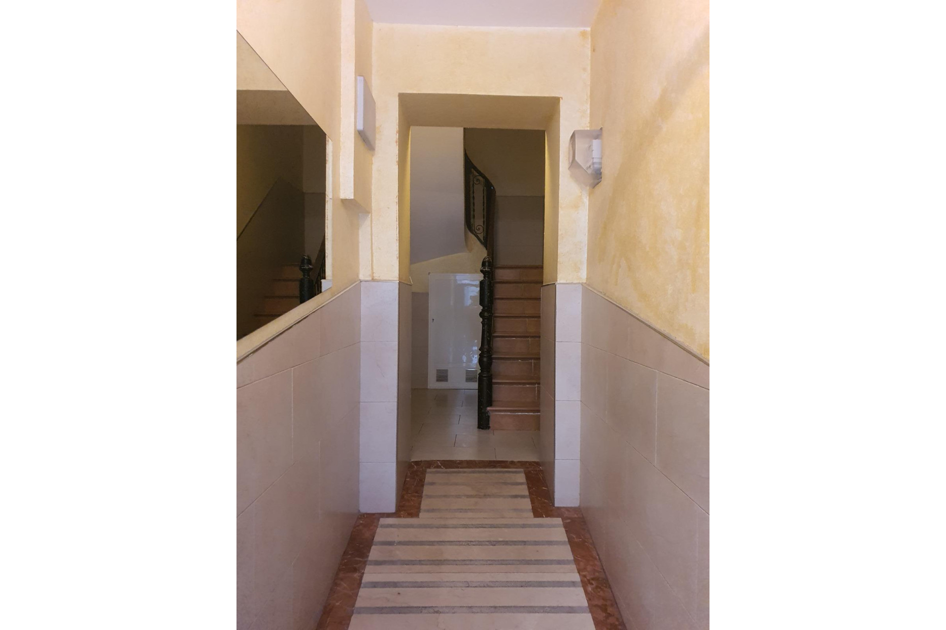 Reventa - Building - Alicante - Mercado