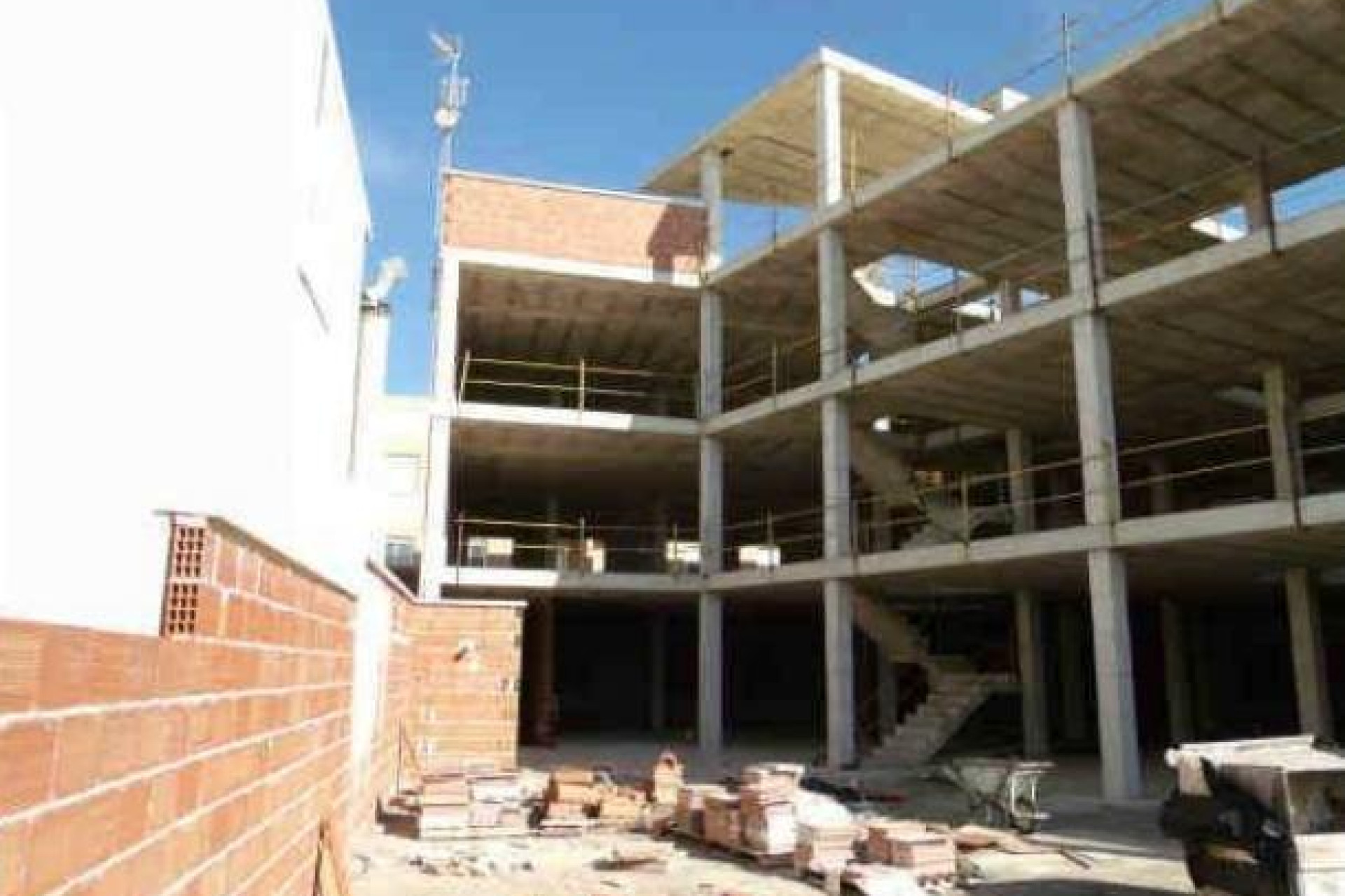 Reventa - Building - Los Montesinos - Centro