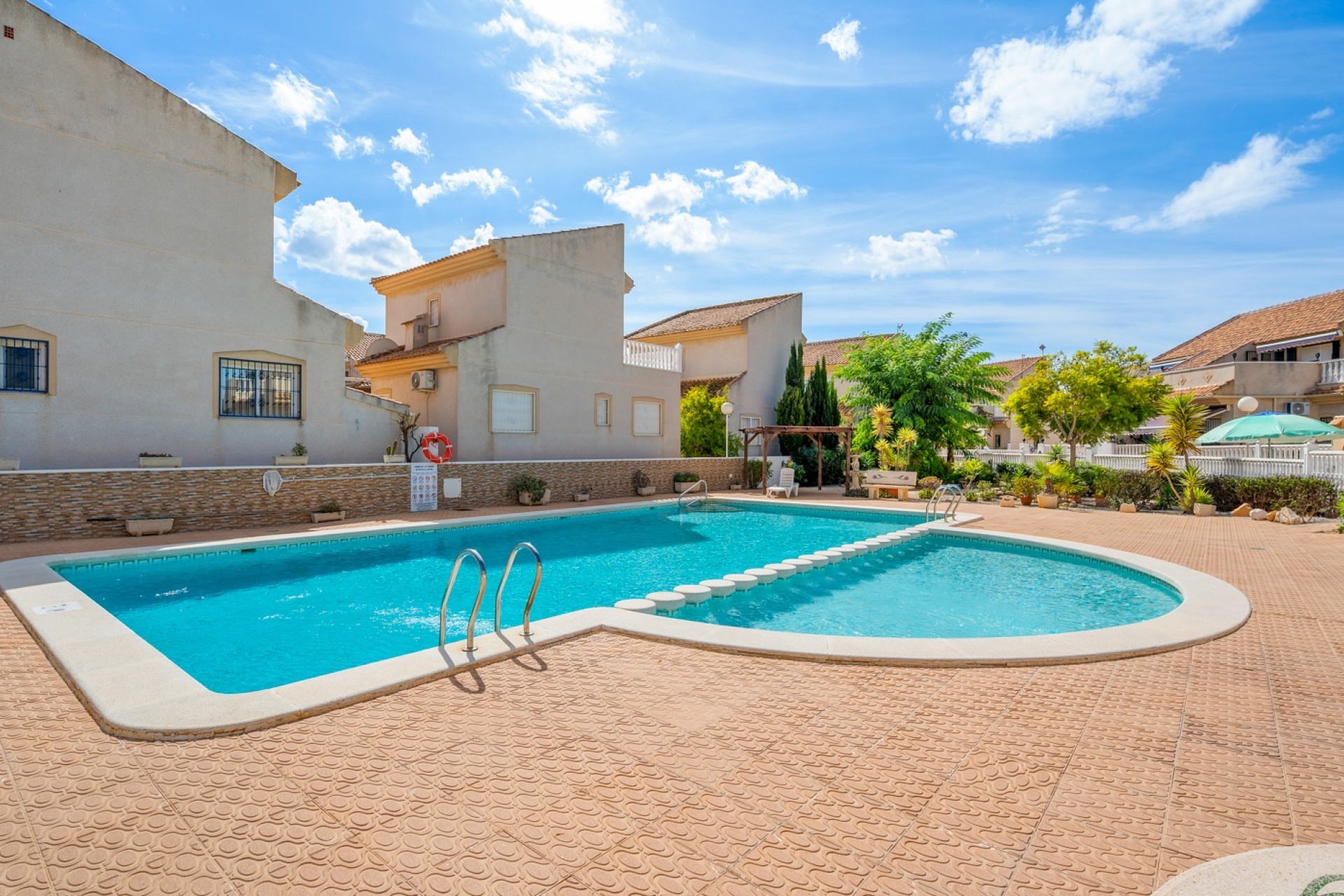 Reventa - Casa semi independiente - Ciudad Quesada - Ciudad Quesada - Town