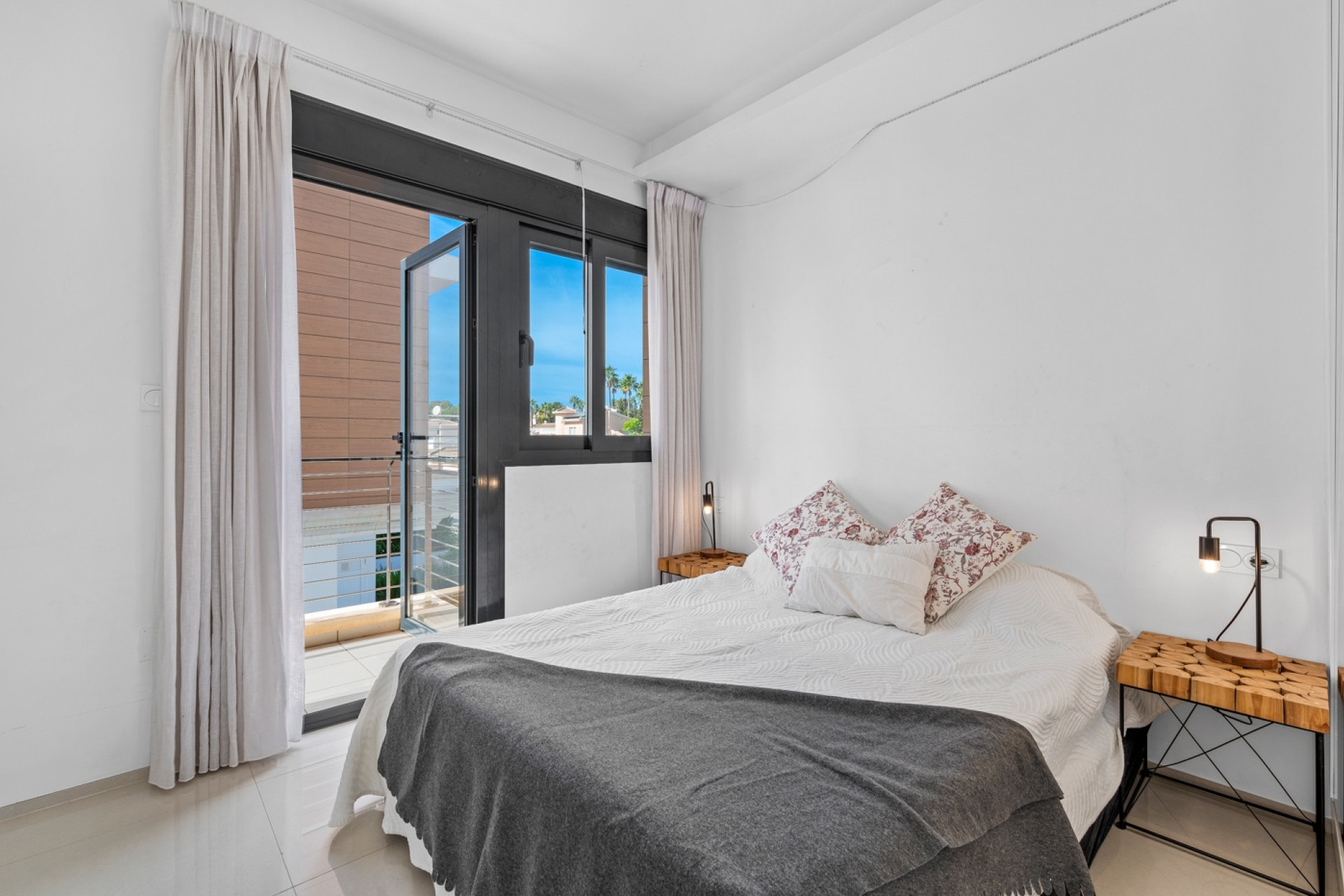 Reventa - Casa semi independiente - Ciudad Quesada - La Laguna