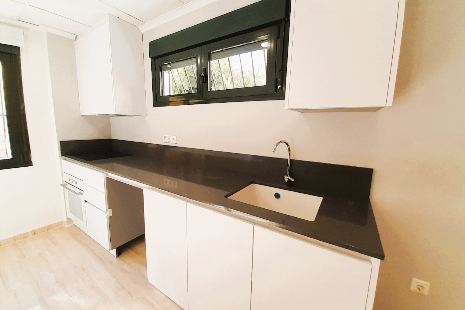 Reventa - Casa semi independiente - Ciudad Quesada - Lo Marabu