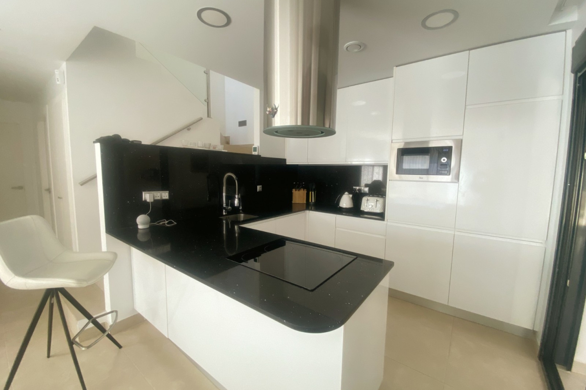 Reventa - Casa semi independiente - Ciudad Quesada - Pueblo Bravo