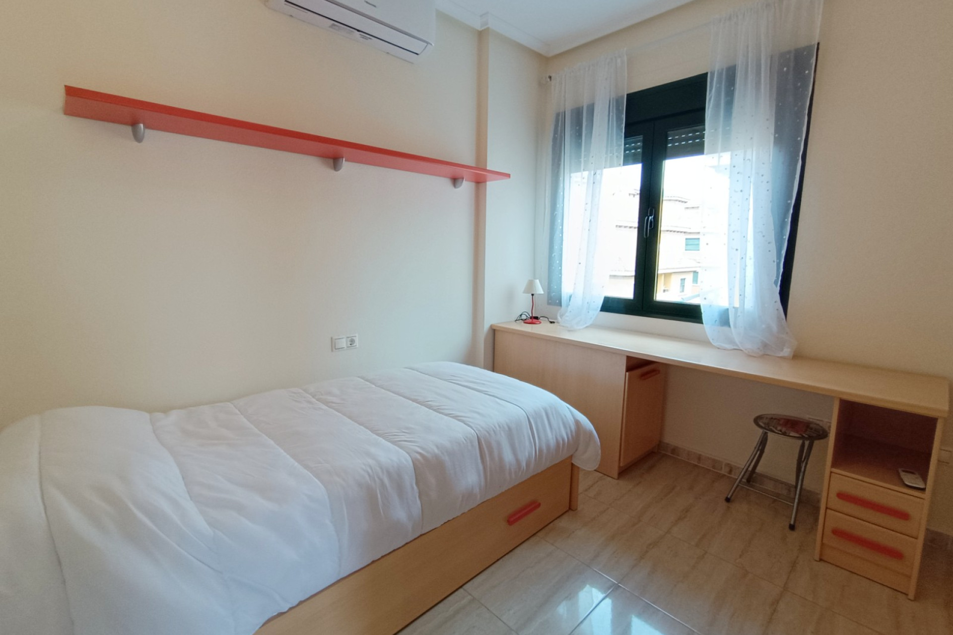 Reventa - Casa semi independiente - Ciudad Quesada