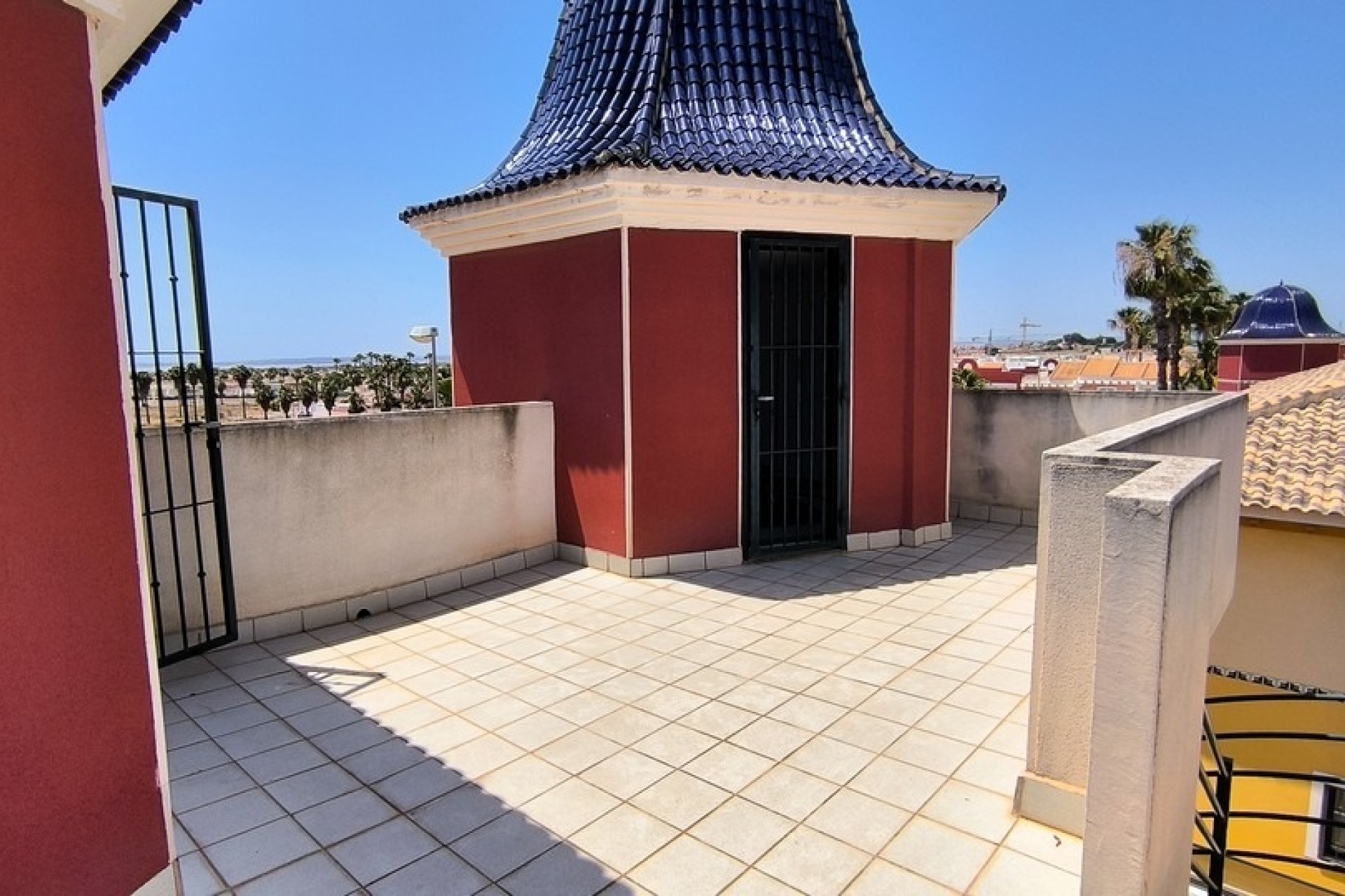 Reventa - Casa semi independiente - Ciudad Quesada