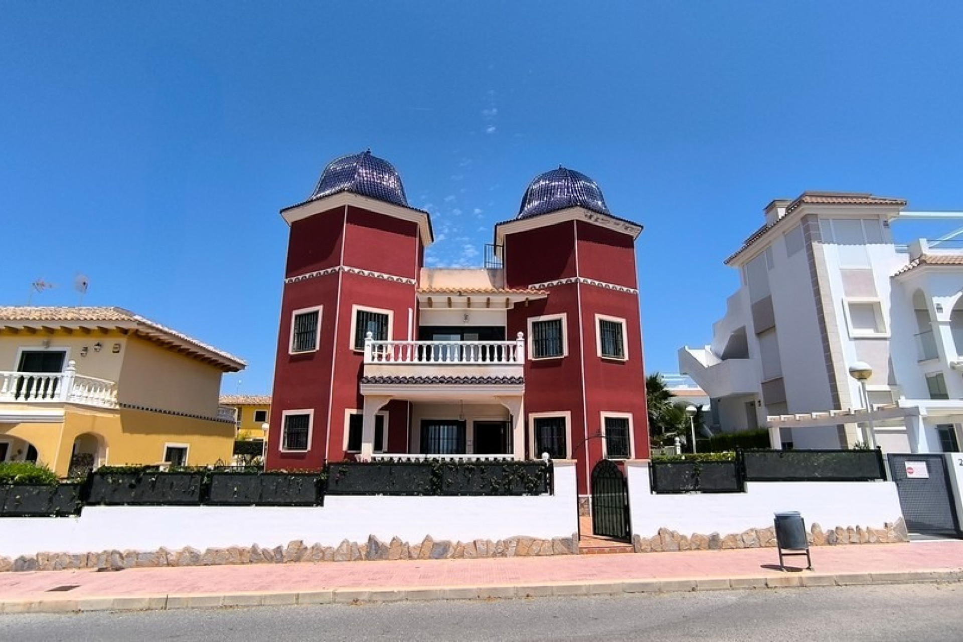 Reventa - Casa semi independiente - Ciudad Quesada